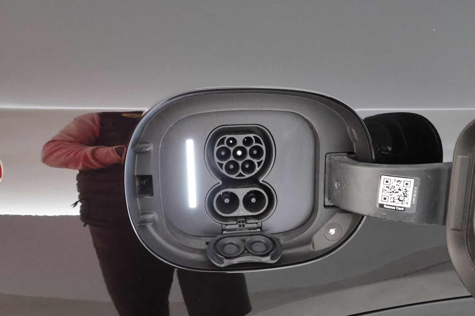 MERCEDES-BENZ EQE SUV 2025 350 4Matic AMG Line - Distronic Pro | ILP | Koukku | 360° | Midline | Muistipenkit | Keyless | Navi | Ratinlämmitin
