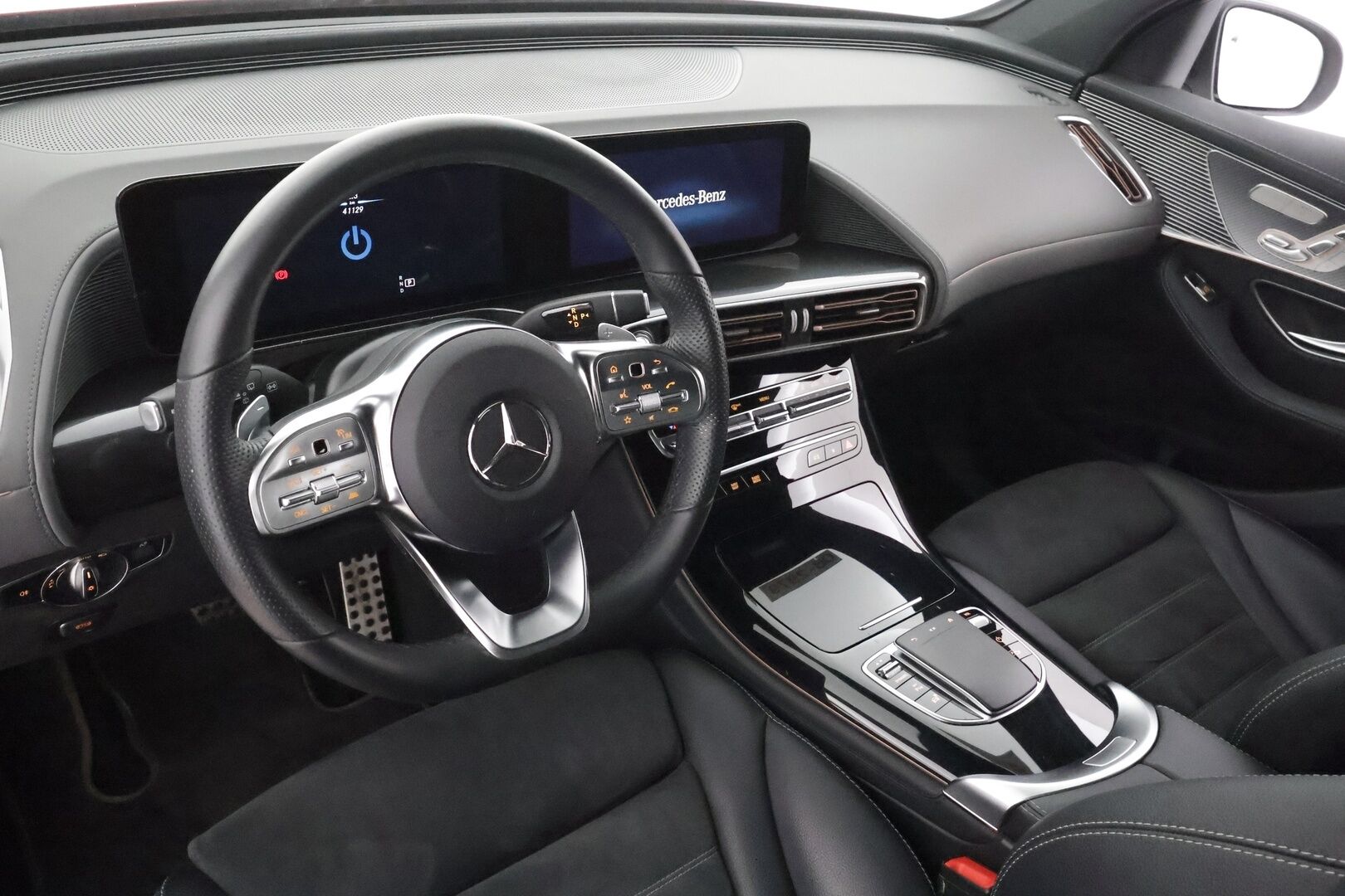 MERCEDES-BENZ EQC 2021 400 4Matic - Distronic+ | Muistipenkit | 360° | Midline | Multibeam | AMG-Sisäpaketti | Navi | Keyless | Tuplalasit | SoH 97,8% | Kahdet renkaat aluvanteilla | Juuri merkkihuollettu