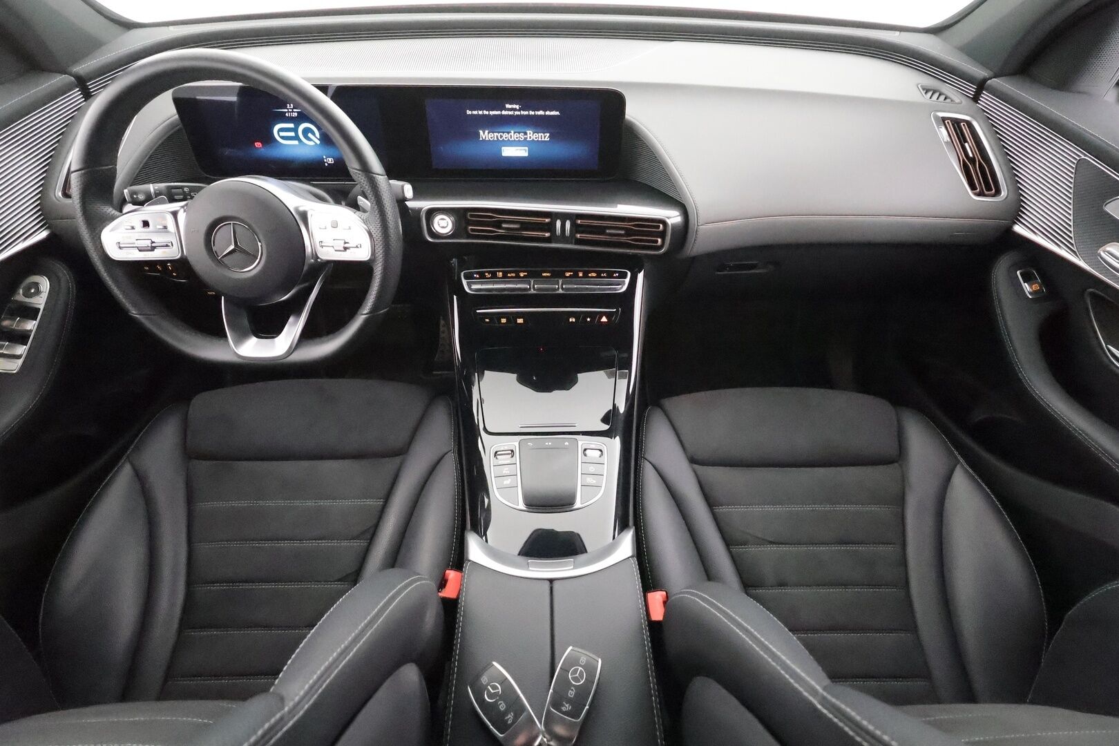 MERCEDES-BENZ EQC 2021 400 4Matic - Distronic+ | Muistipenkit | 360° | Midline | Multibeam | AMG-Sisäpaketti | Navi | Keyless | Tuplalasit | SoH 97,8% | Kahdet renkaat aluvanteilla | Juuri merkkihuollettu