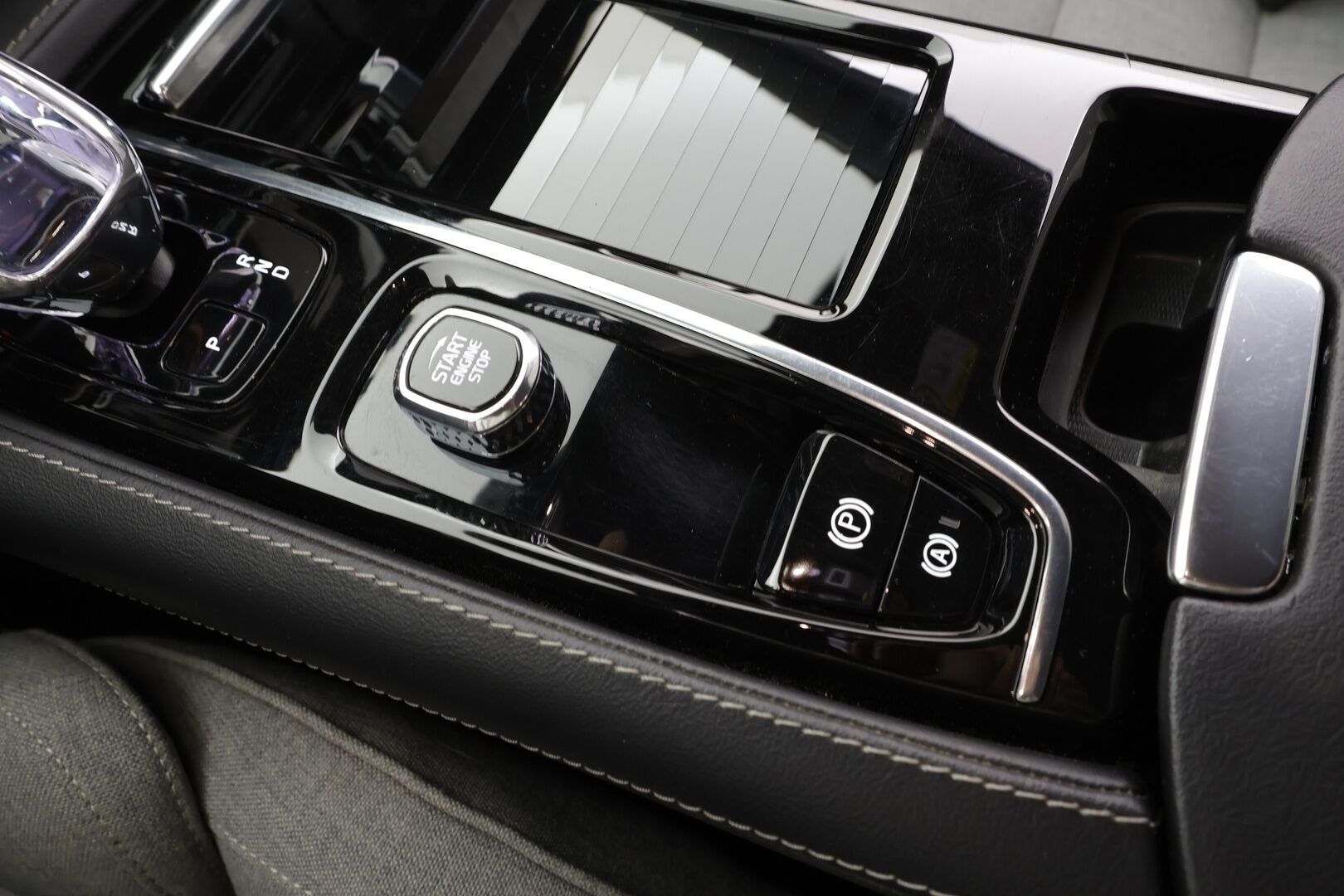 Volvo V90 2023 T6 AWD Long Range Plus Dark aut - | Lisälämmitin | H&K | ACC | Full-LED | 360 | Sporttipenkit Muistilla | Kaistavahti | Keyless |