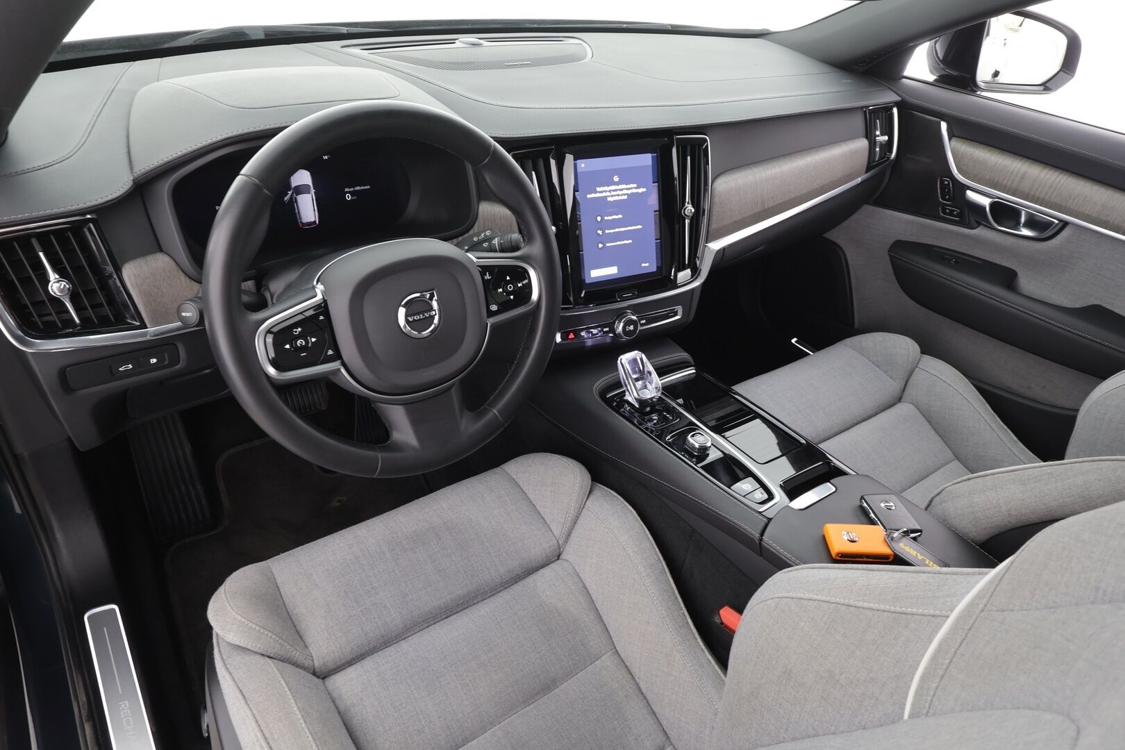 Volvo V90 2023 T6 AWD Long Range Plus Dark aut - | Lisälämmitin | H&K | ACC | Full-LED | 360 | Sporttipenkit Muistilla | Kaistavahti | Keyless |