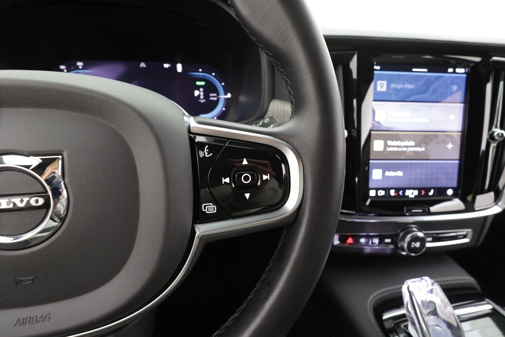 Volvo V90 2023 T6 AWD Long Range Plus Dark aut - | Lisälämmitin | H&K | ACC | Full-LED | 360 | Sporttipenkit Muistilla | Kaistavahti | Keyless |