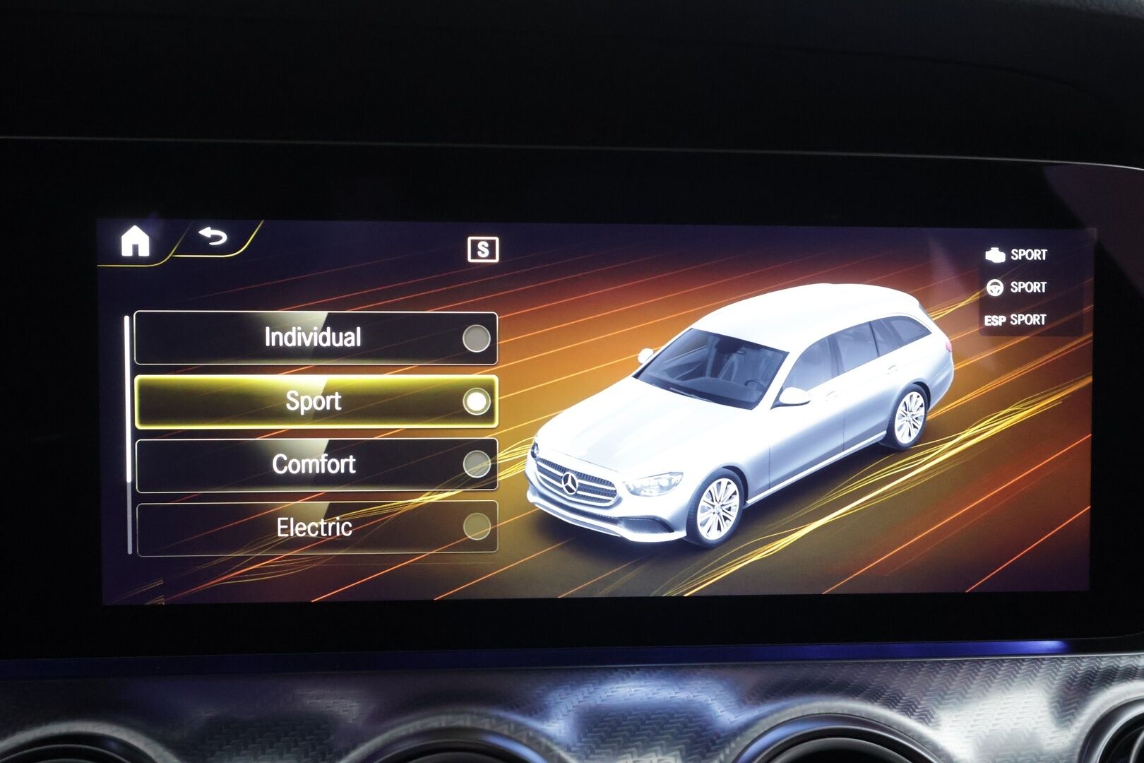 MERCEDES-BENZ E 2021 300 de T A Business EQ Power AMG * Distronic+ / Comfort-penkit Muistilla / 360° / Koukku / Widescreen / Keyless * - Multibeam / 2x Latauskaapelit / Merkkihuollot