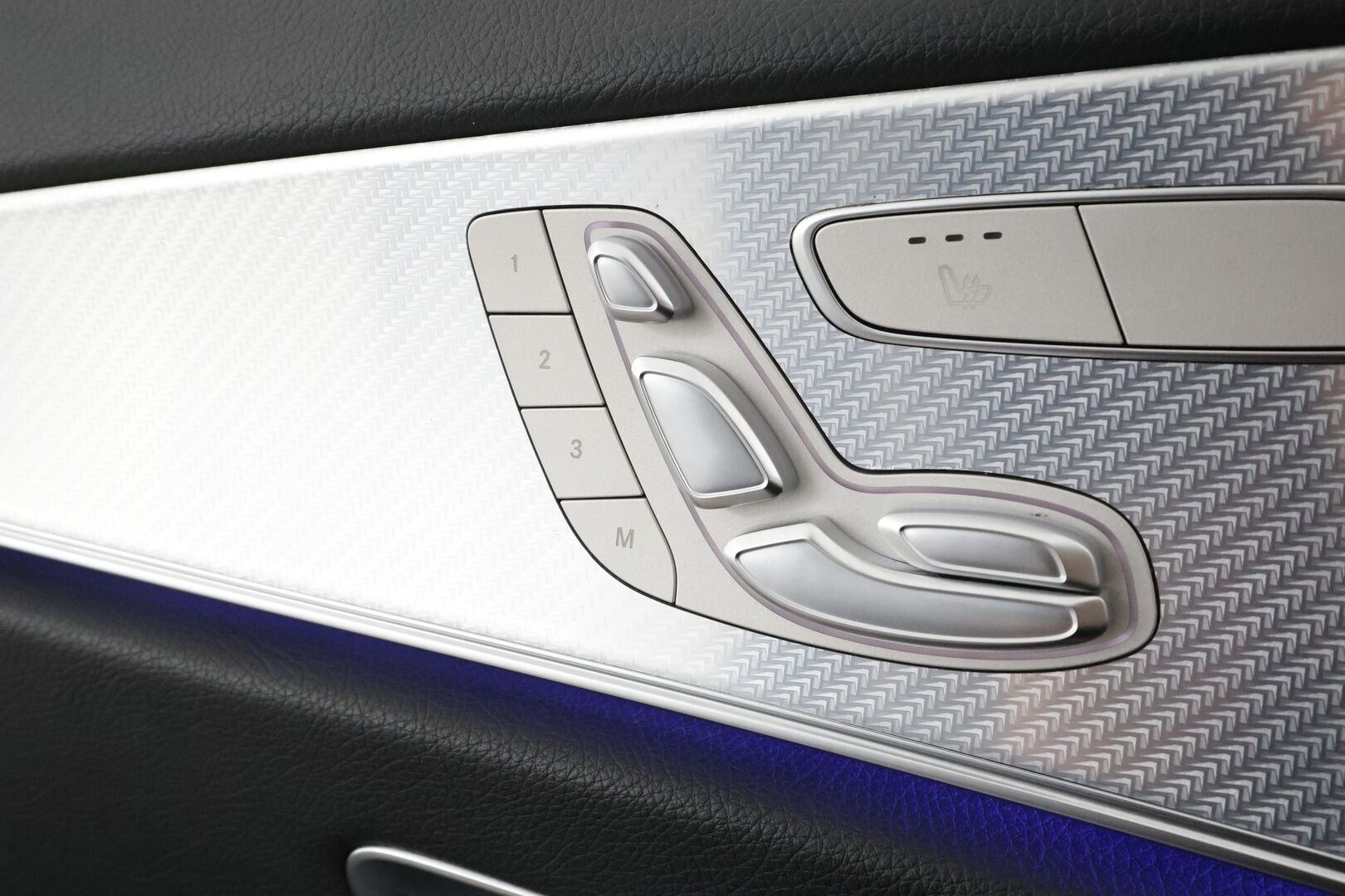 MERCEDES-BENZ E 2021 300 de T A Business EQ Power AMG * Distronic+ / Comfort-penkit Muistilla / 360° / Koukku / Widescreen / Keyless * - Multibeam / 2x Latauskaapelit / Merkkihuollot