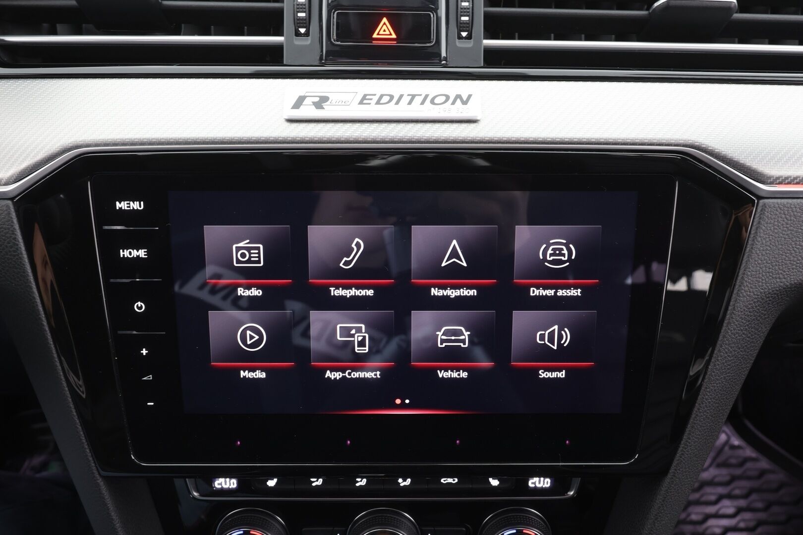 VOLKSWAGEN PASSAT 2020 Variant Highline 2,0 TSI 200 kW (272 hv) 4MOTION DSG-automaatti R-Line Edition - | ACC | Digimittari | Koukku | Webasto | Sporttinahat | Matrix LED | P.Kamera | Adaptiivinen alusta | Navi | Keyless | Merkkihuollettu | Huippusiisti | 