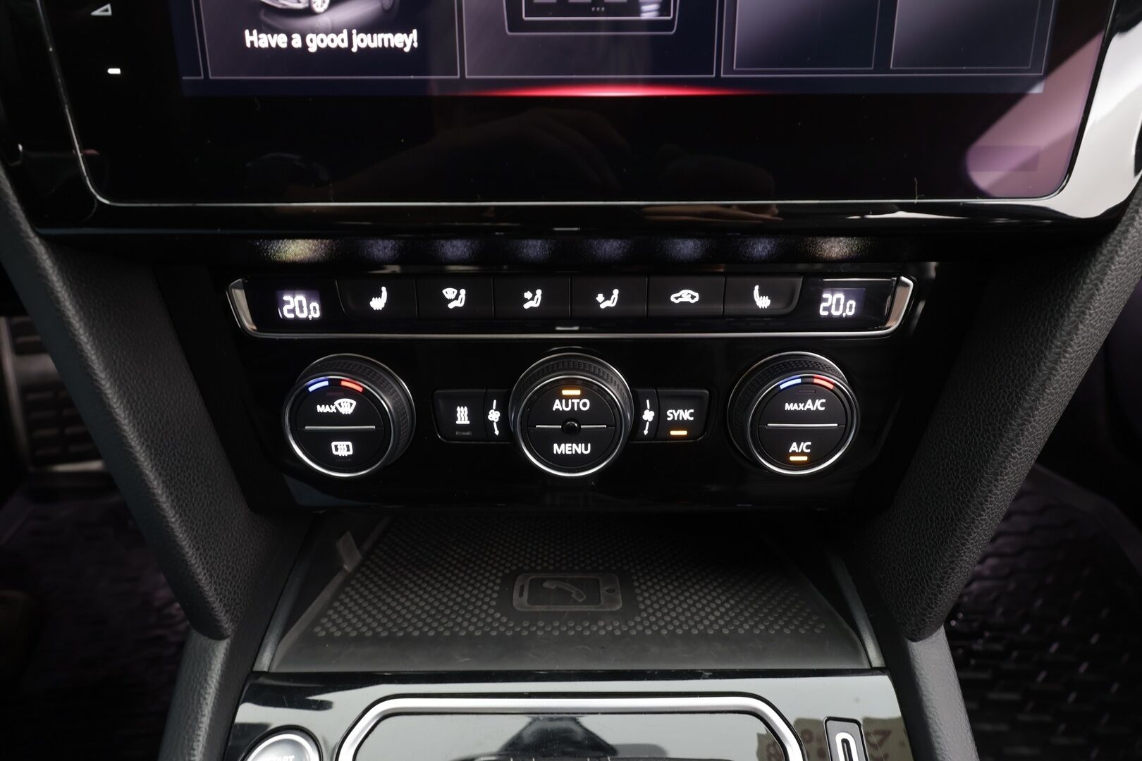 VOLKSWAGEN PASSAT 2020 Variant Highline 2,0 TSI 200 kW (272 hv) 4MOTION DSG-automaatti R-Line Edition - | ACC | Digimittari | Koukku | Webasto | Sporttinahat | Matrix LED | P.Kamera | Adaptiivinen alusta | Navi | Keyless | Merkkihuollettu | Huippusiisti | 