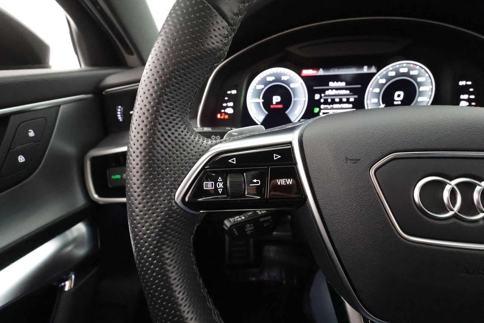 AUDI A6 2023 Avant Business Sport 55 TFSI e quattro Stronic Electrified Edition - Kahdet renkaat aluvanteilla | Merkkihuollot | 2x Latauskaapelit | Koukku | ACC | Matrix | P.Tutkat | Sportpenkit |