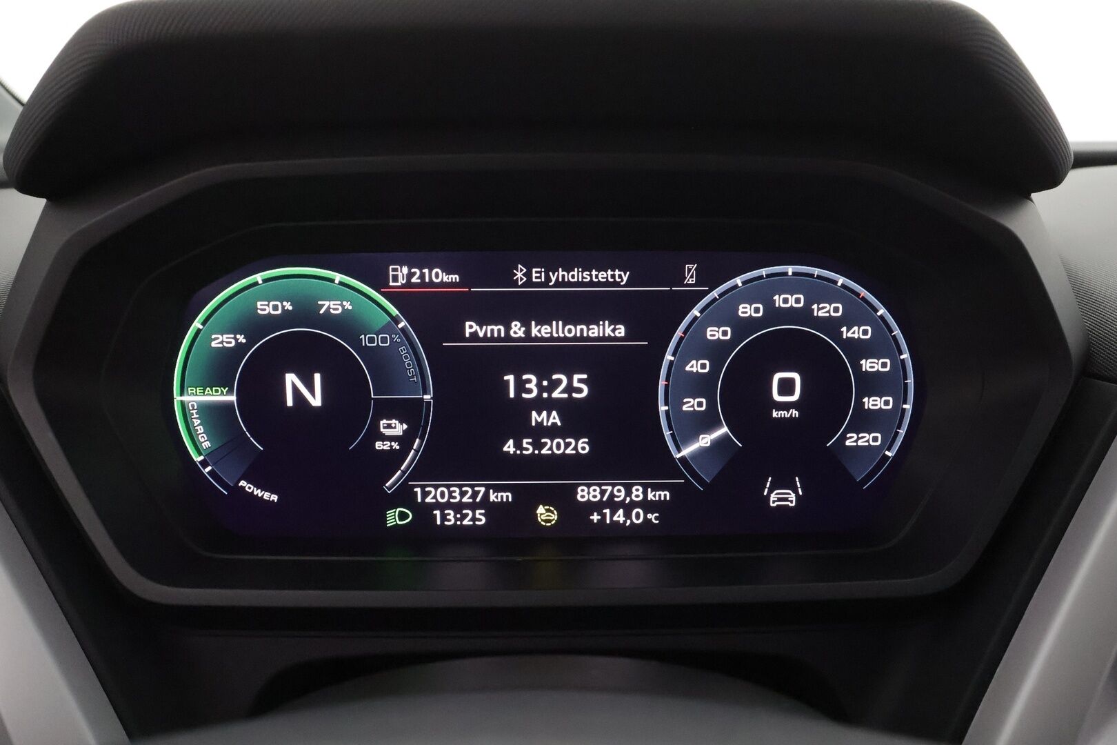 AUDI Q4 E-TRON 2022 Edition Advanced 50 quattro - ILP | Koukku | ACC | Sonos | P. Kamera | Sporttipenkit | LED | Digimittaristo | Navi | 2x latauskaapelit | Kahdet renkaat aluvanteilla | Merkkihuollot