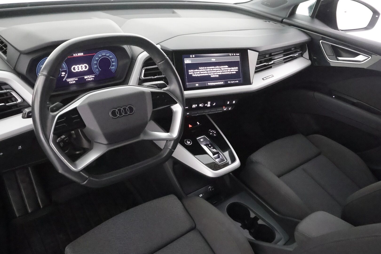 AUDI Q4 E-TRON 2022 Edition Advanced 50 quattro - ILP | Koukku | ACC | Sonos | P. Kamera | Sporttipenkit | LED | Digimittaristo | Navi | 2x latauskaapelit | Kahdet renkaat aluvanteilla | Merkkihuollot
