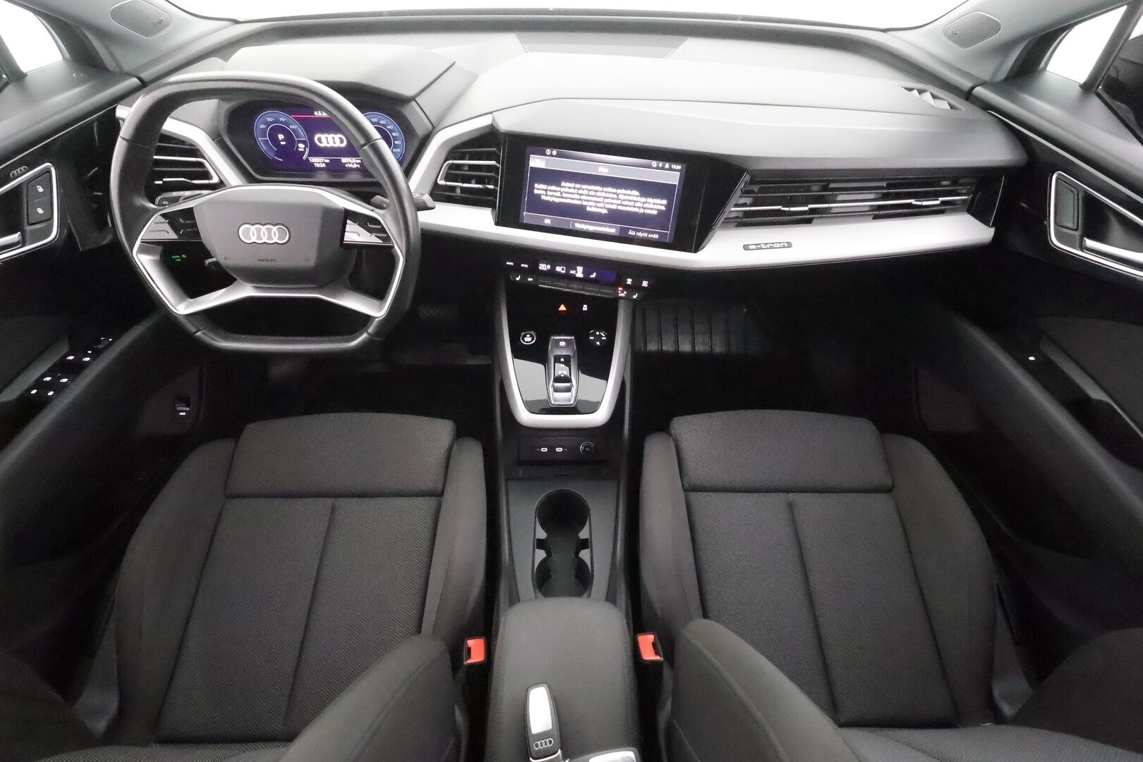 AUDI Q4 E-TRON 2022 Edition Advanced 50 quattro - ILP | Koukku | ACC | Sonos | P. Kamera | Sporttipenkit | LED | Digimittaristo | Navi | 2x latauskaapelit | Kahdet renkaat aluvanteilla | Merkkihuollot