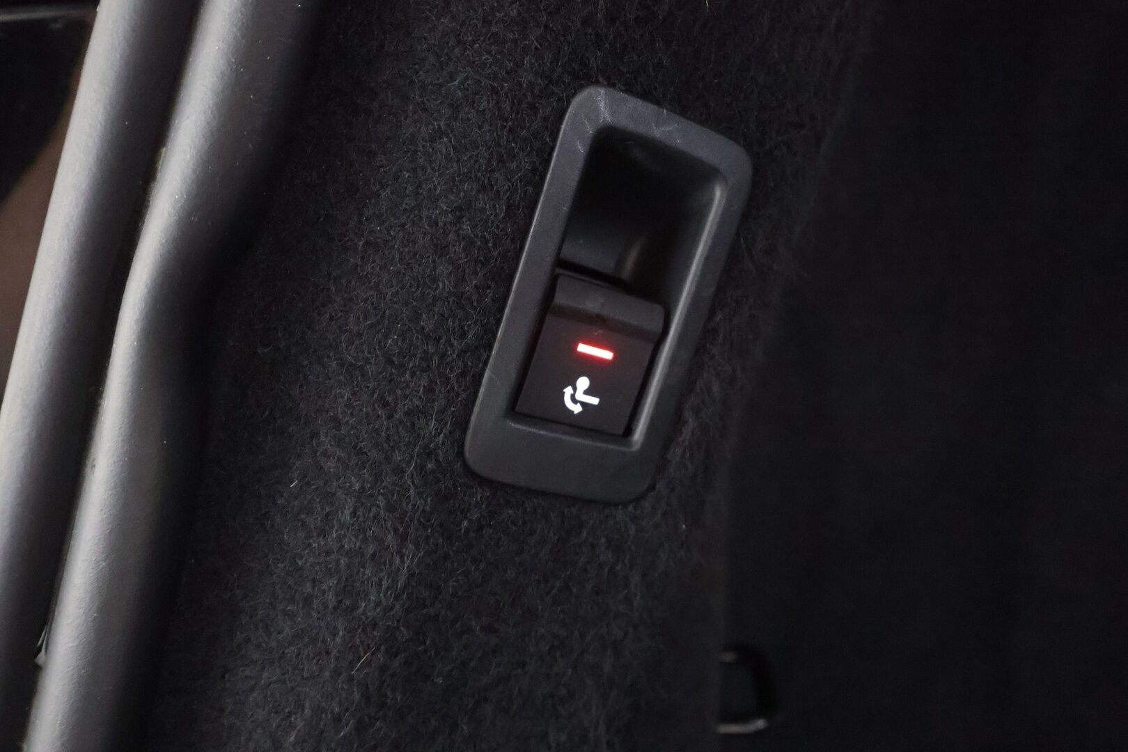 AUDI Q4 E-TRON 2022 Edition Advanced 50 quattro - ILP | Koukku | ACC | Sonos | P. Kamera | Sporttipenkit | LED | Digimittaristo | Navi | 2x latauskaapelit | Kahdet renkaat aluvanteilla | Merkkihuollot