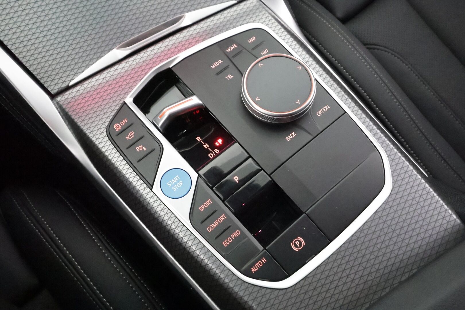 BMW I4 M60 2026 M60 xDrive Fully Charged - | ACC | HUD | H&K | Koukku | Adapt.LED | 360° | Muistipenkki | Comfort Access | Akuston esilämmitys | Sporttinahat |