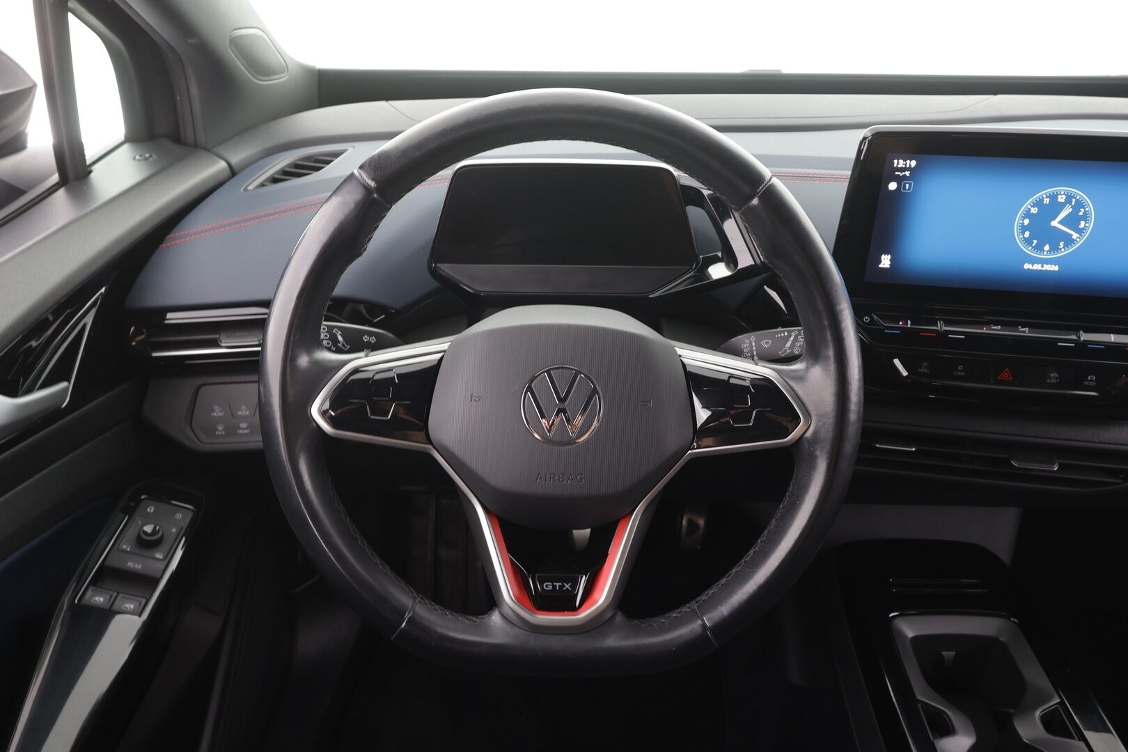 VOLKSWAGEN ID.4 2022 GTX Dual Motor 220kW * ILP / Koukku / ACC / Matrix / P.Kamera / Kaistavahti / Navi / Keyless * - Kahdet renkaat aluvanteilla / 2x Latauskaapelit / Merkkihuollot
