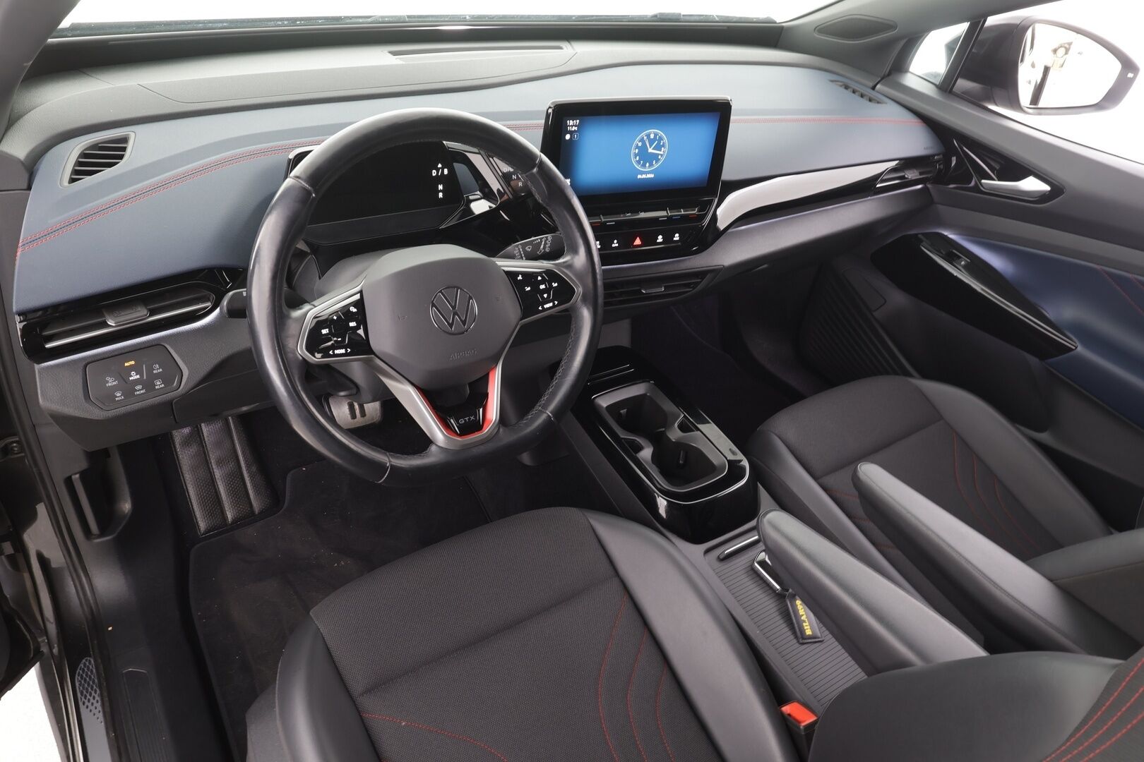 VOLKSWAGEN ID.4 2022 GTX Dual Motor 220kW - ILP | Koukku | ACC / Matrix | P.Kamera | Kaistavahti | NAVI | Keyless