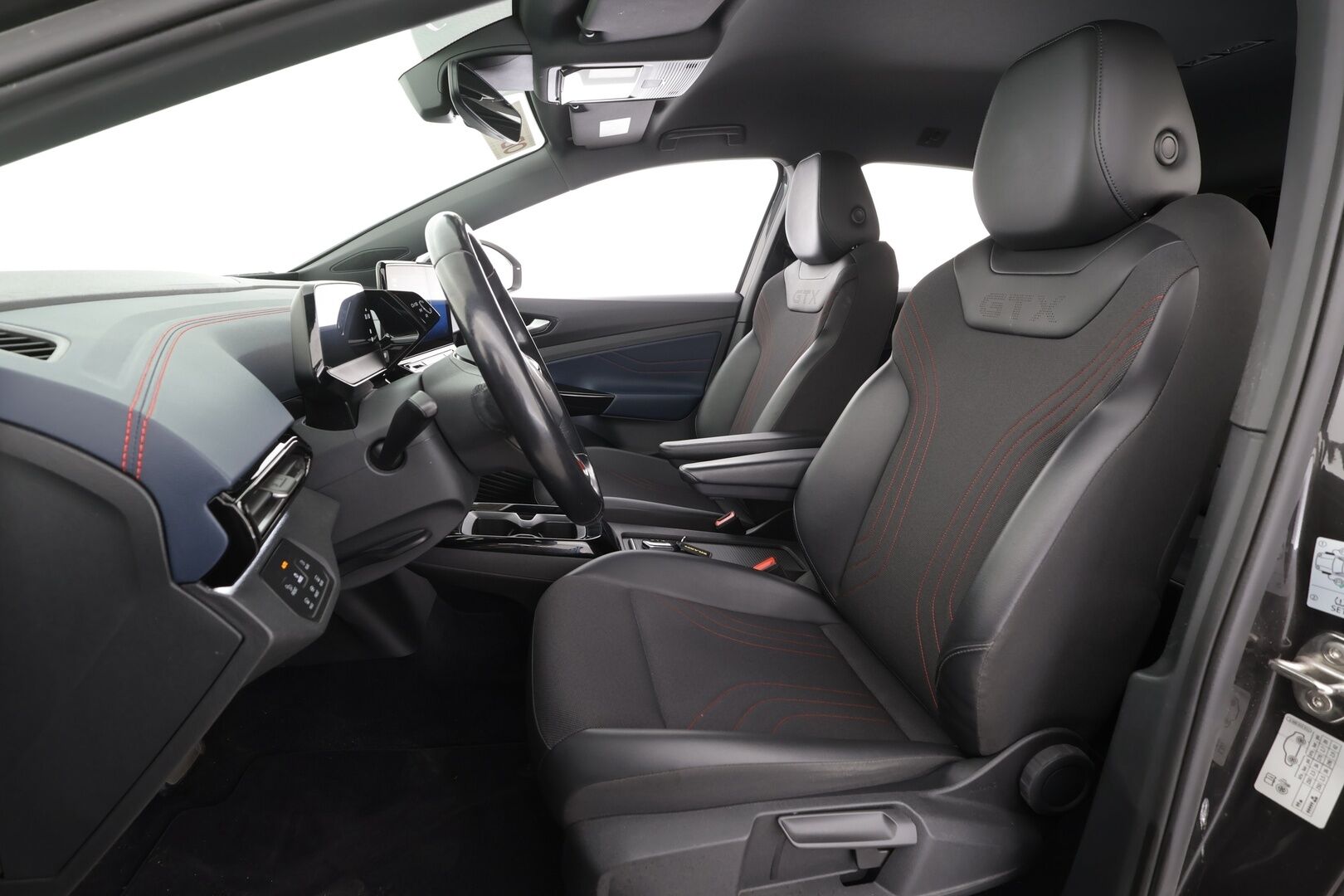 VOLKSWAGEN ID.4 2022 GTX Dual Motor 220kW - ILP | Koukku | ACC / Matrix | P.Kamera | Kaistavahti | NAVI | Keyless