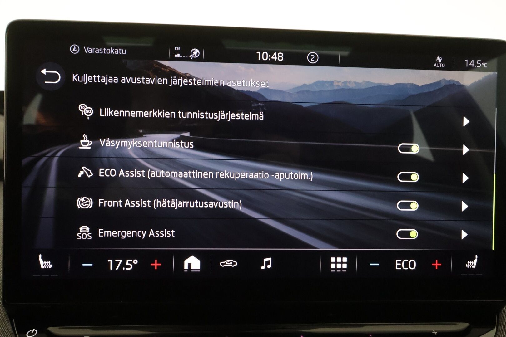 SKODA ENYAQ 2023 80x 4x4 iV - Panorama | HUD | ACC | ILP | P.kamera | Matrix | Muistipenkki | Keyless