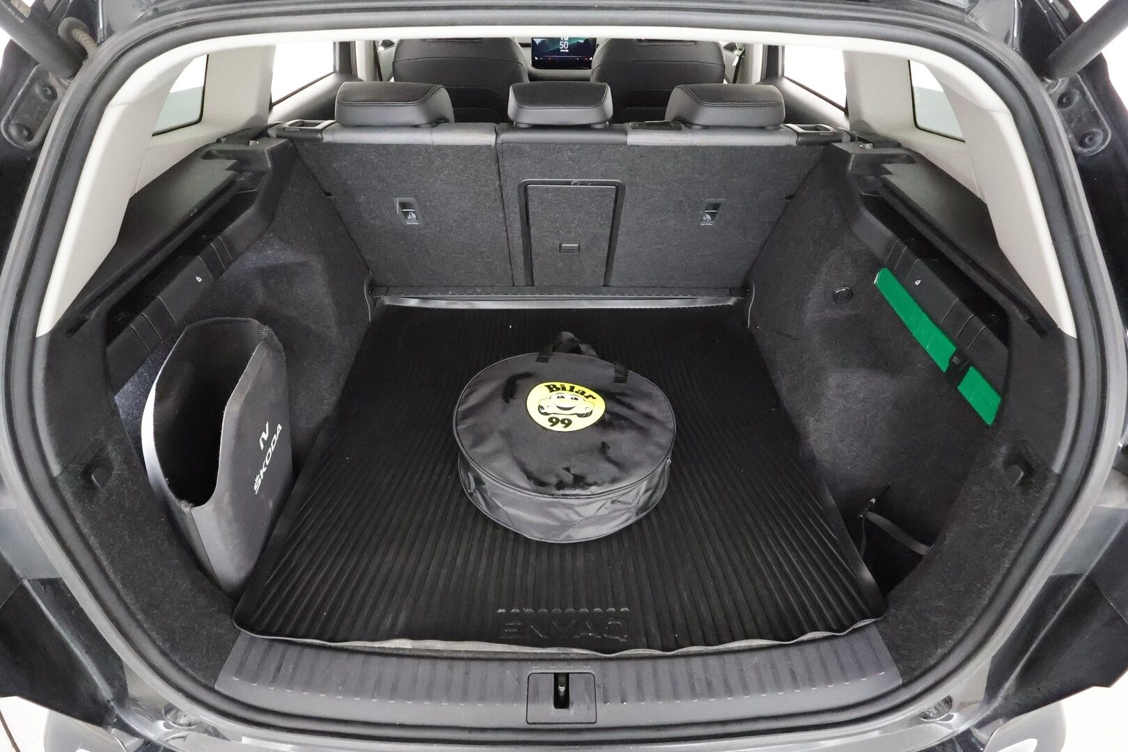 SKODA ENYAQ 2023 80x 4x4 iV - Panorama | HUD | ACC | ILP | P.kamera | Matrix | Muistipenkki | Keyless