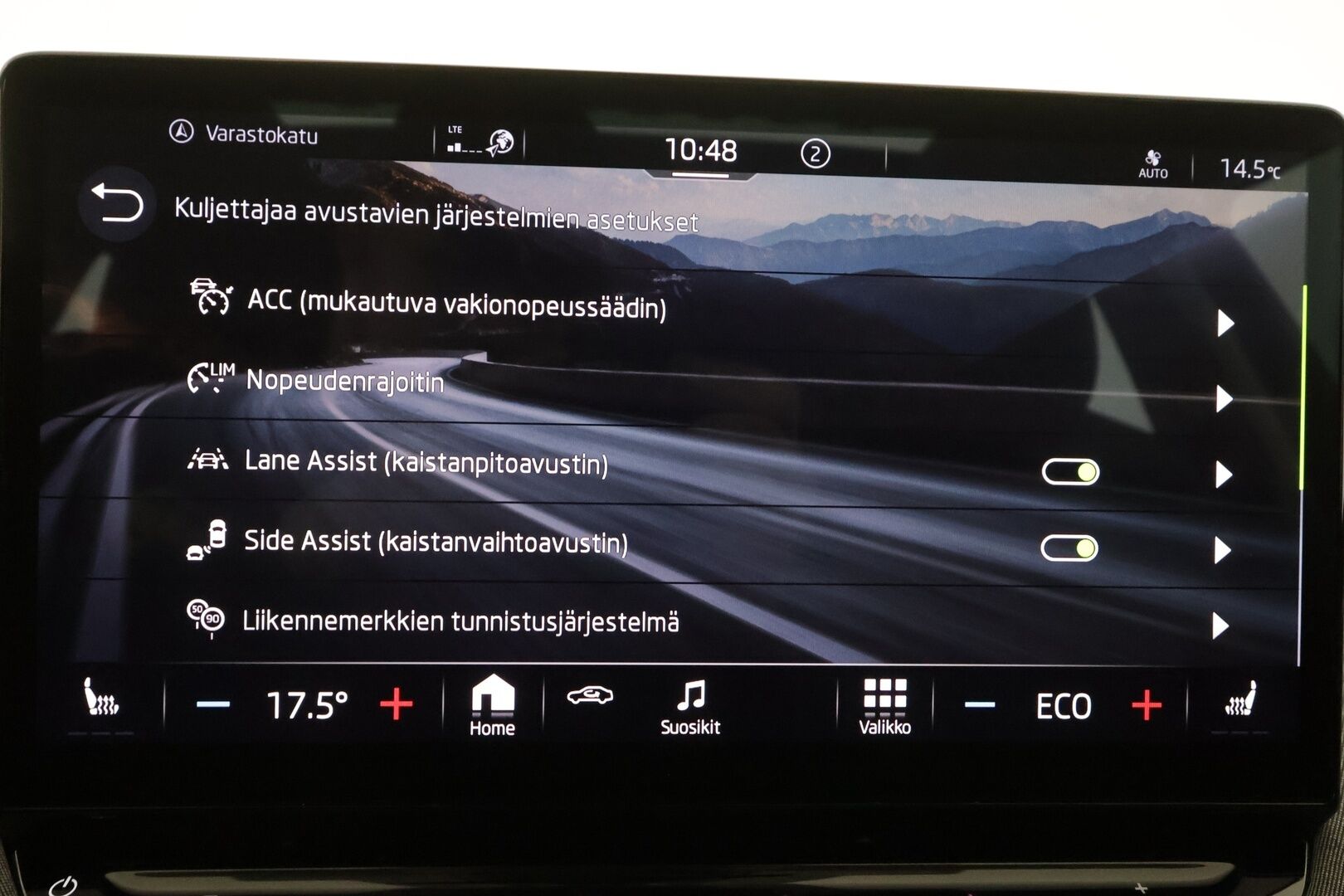 SKODA ENYAQ 2023 80x 4x4 iV - Panorama | HUD | ACC | ILP | P.kamera | Matrix | Muistipenkki | Keyless