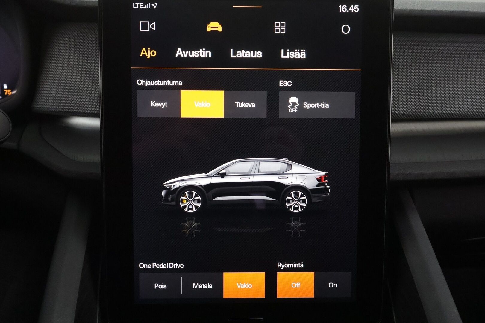 POLESTAR 2 2023 Long Range Single Motor, 170kW * ILP / Lasikatto / H&K / ACC / LED / 360 / Sportpenkki Muistilla / Navi / Keyless * - 2x Latauskaapelit / Kahdet renkaat aluvanteilla