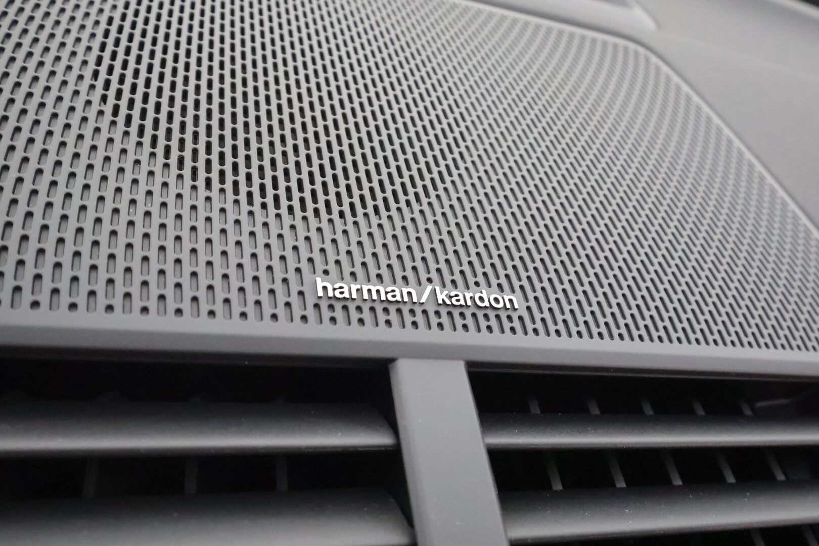 POLESTAR 2 2024 Long range Dual motor Performance 350kW, 82kWh - | Pilot&Plus Paketti | ACC | H&K | Lasikatto | 360° | Muistipenkki | Pixel LED | 2x Performance vanteet | Merkkihuollettu |