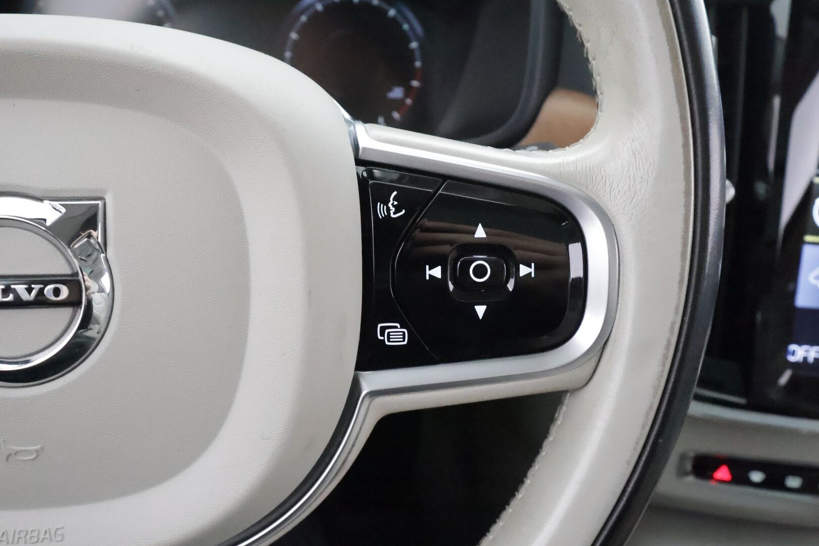 Volvo V90 2019 T6 AWD Inscription aut. - | Harvinainen puhdas bensa! | Pilot assist | Koukku | Webasto | HUD | Panorama | Full-LED | P-kamera | Sporttipenkit |