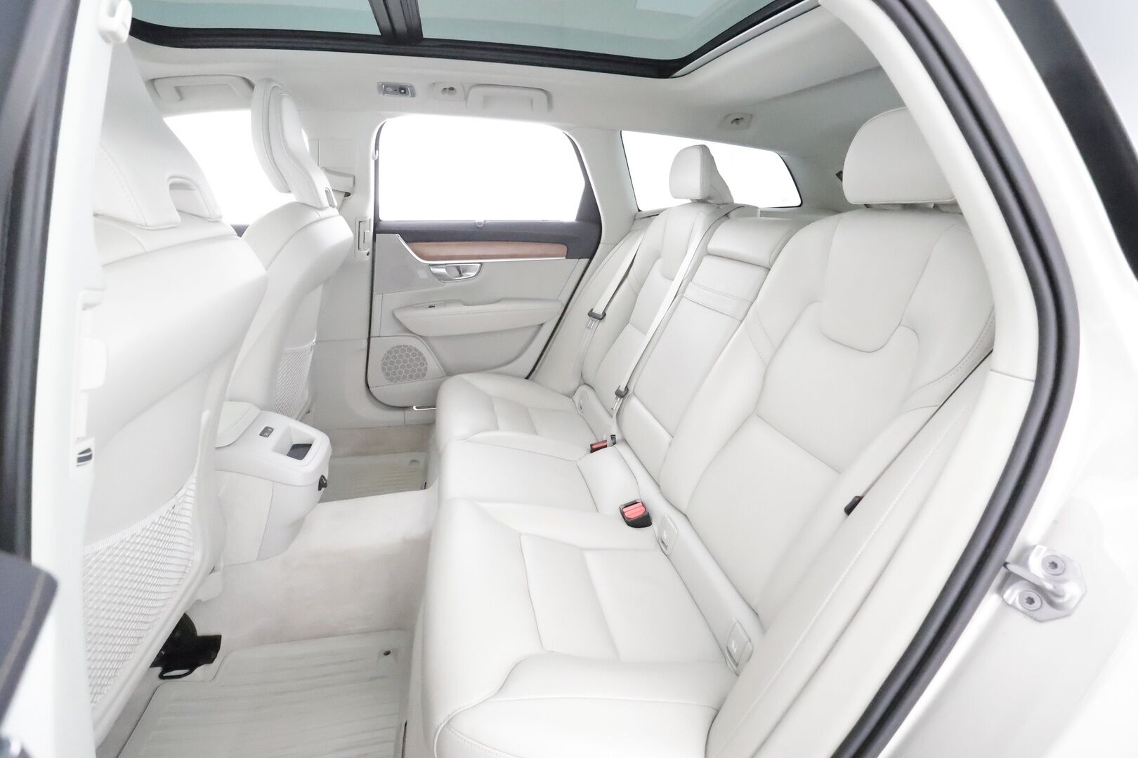 Volvo V90 2019 T6 AWD Inscription aut. - | Harvinainen puhdas bensa! | Pilot assist | Koukku | Webasto | HUD | Panorama | Full-LED | P-kamera | Sporttipenkit |