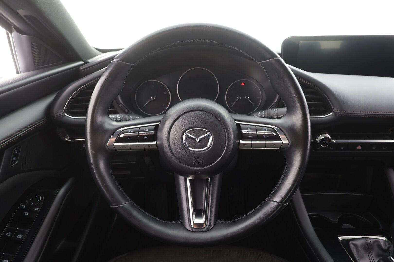 MAZDA 3 2022 Hatchback 2.0 (150hv) M Hybrid e-Skyactiv-G * ACC / HUD / Navi / LED / P.Kamera / Keyless / Ratinlämmitin * - Merkkihuollettu 