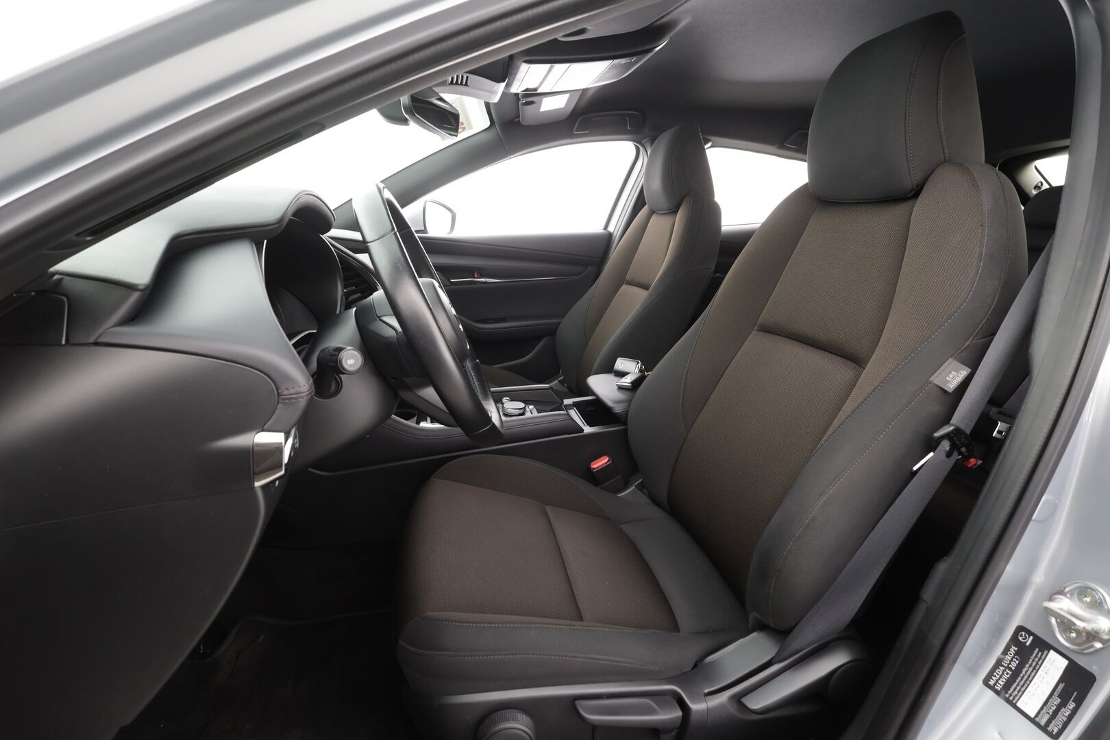MAZDA 3 2022 Hatchback 2.0 (150hv) M Hybrid e-Skyactiv-G * ACC / HUD / Navi / LED / P.Kamera / Keyless / Ratinlämmitin * - Merkkihuollettu 