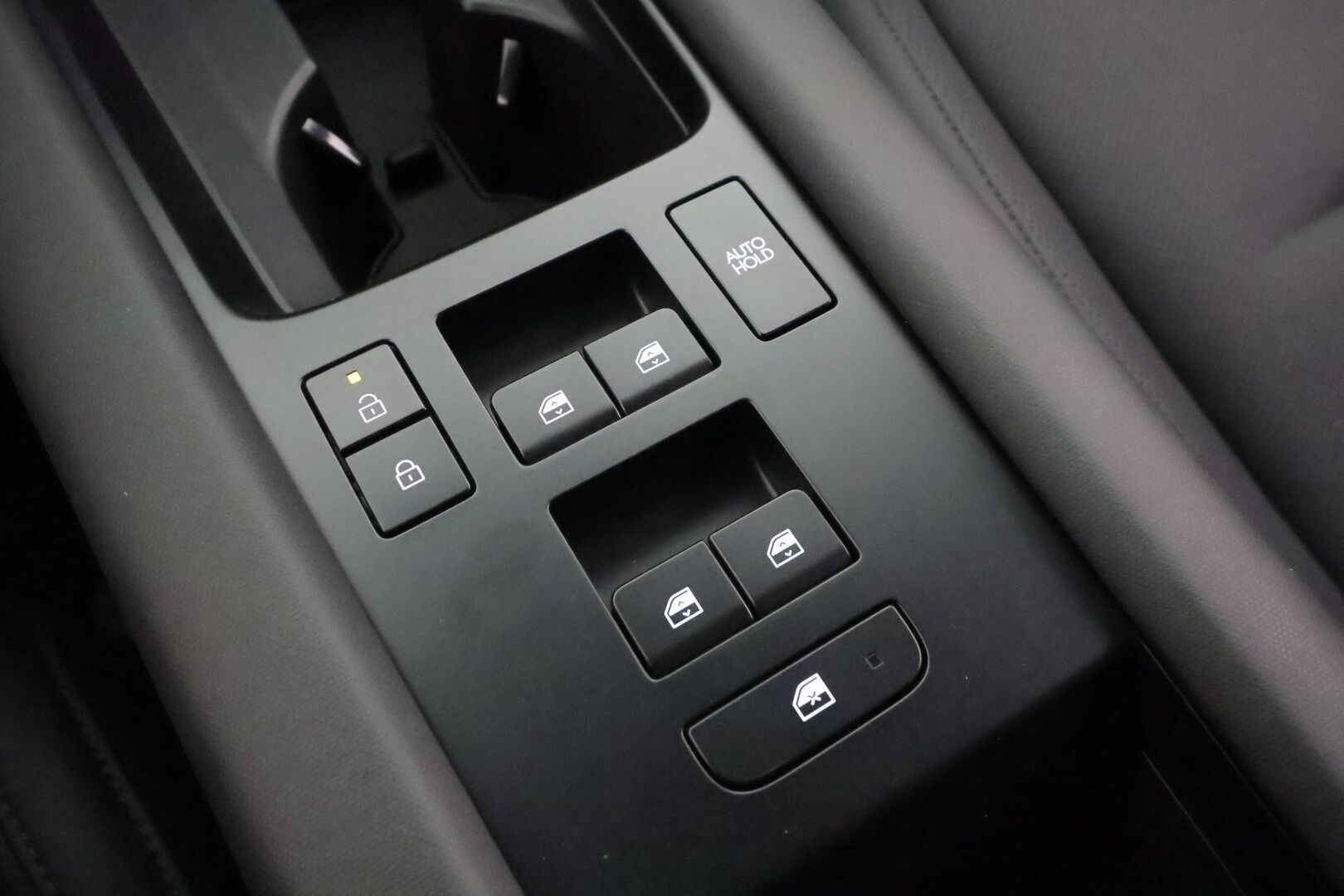 HYUNDAI IONIQ 6 2025 77 kWh 325 hv AWD Ultimate * ACC / ILP / Bose / 360° / Ilmastoidut nahat / Muistipenkki * - ALV-vähennyskelpoinen