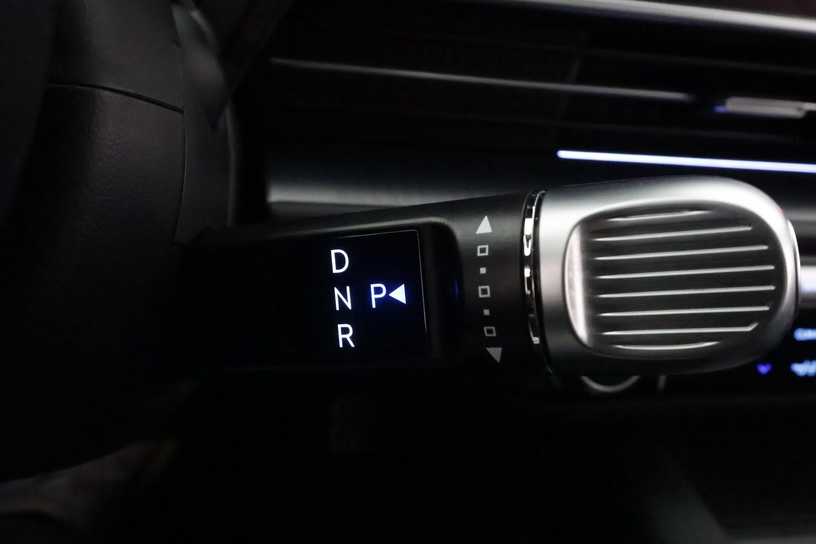 HYUNDAI IONIQ 6 2025 77 kWh 325 hv AWD Ultimate * ACC / ILP / Bose / 360° / Ilmastoidut nahat / Muistipenkki * - ALV-vähennyskelpoinen