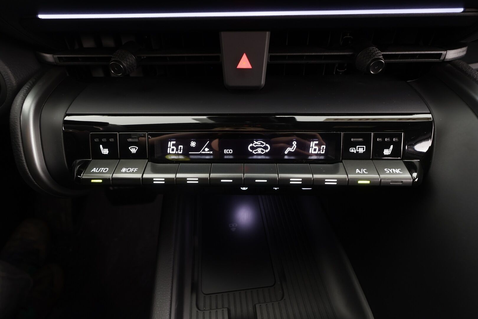 Toyota C-HR 2024 2,0 Hybrid AWD-i GR SPORT - | HUD | JBL | Adapt.vakkari | P.kamera | Muistipenkki |Sporttipenkit |  Navi | KeylessGo | Kahdet renkaat aluvanteilla | Merkkihuollettu