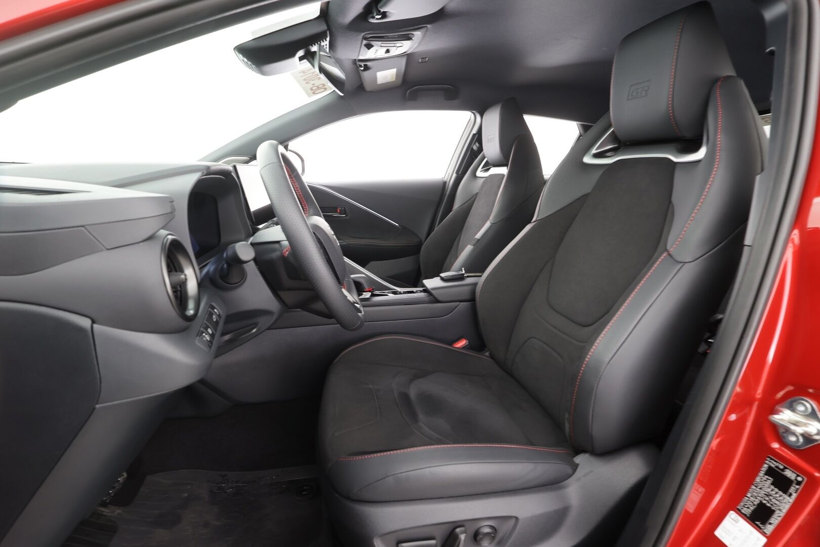 Toyota C-HR 2024 2,0 Hybrid AWD-i GR SPORT - | HUD | JBL | Adapt.vakkari | P.kamera | Muistipenkki |Sporttipenkit |  Navi | KeylessGo | Kahdet renkaat aluvanteilla | Merkkihuollettu