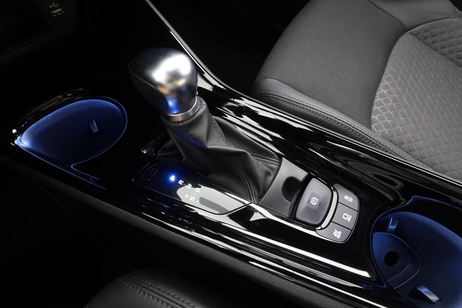 TOYOTA C-HR 2023 2,0 Hybrid Intense * ACC / LED / P.Kamera / Navi / Kaistavahti / Keyless * - | ACC | LED | P.Kamera | Navi | Kaistavahti | Keyless | Merkkihuollot |