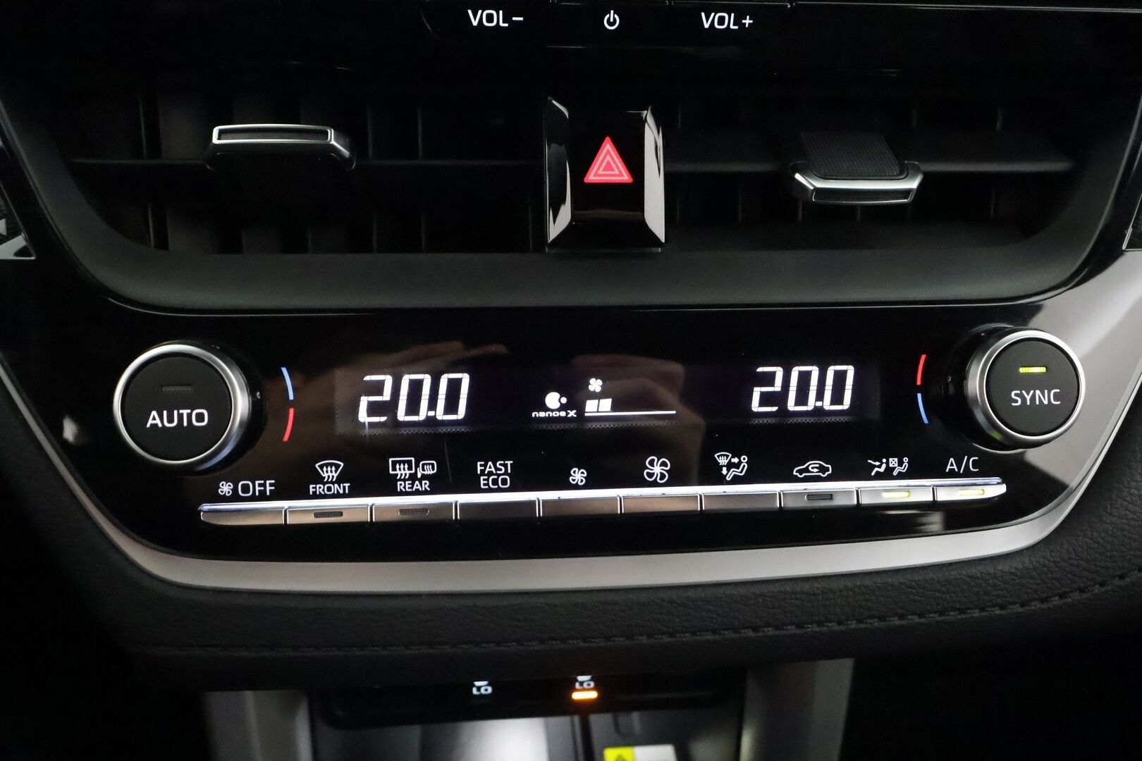 TOYOTA COROLLA CROSS 2023 2.0 Hybrid AWD-i Premium - | ACC | JBL | P.Kamera | Sähköpenkki | Digimittari | Ratinlämmitin | Keylessgo | Nahat | LED | Ratinlämmitin |