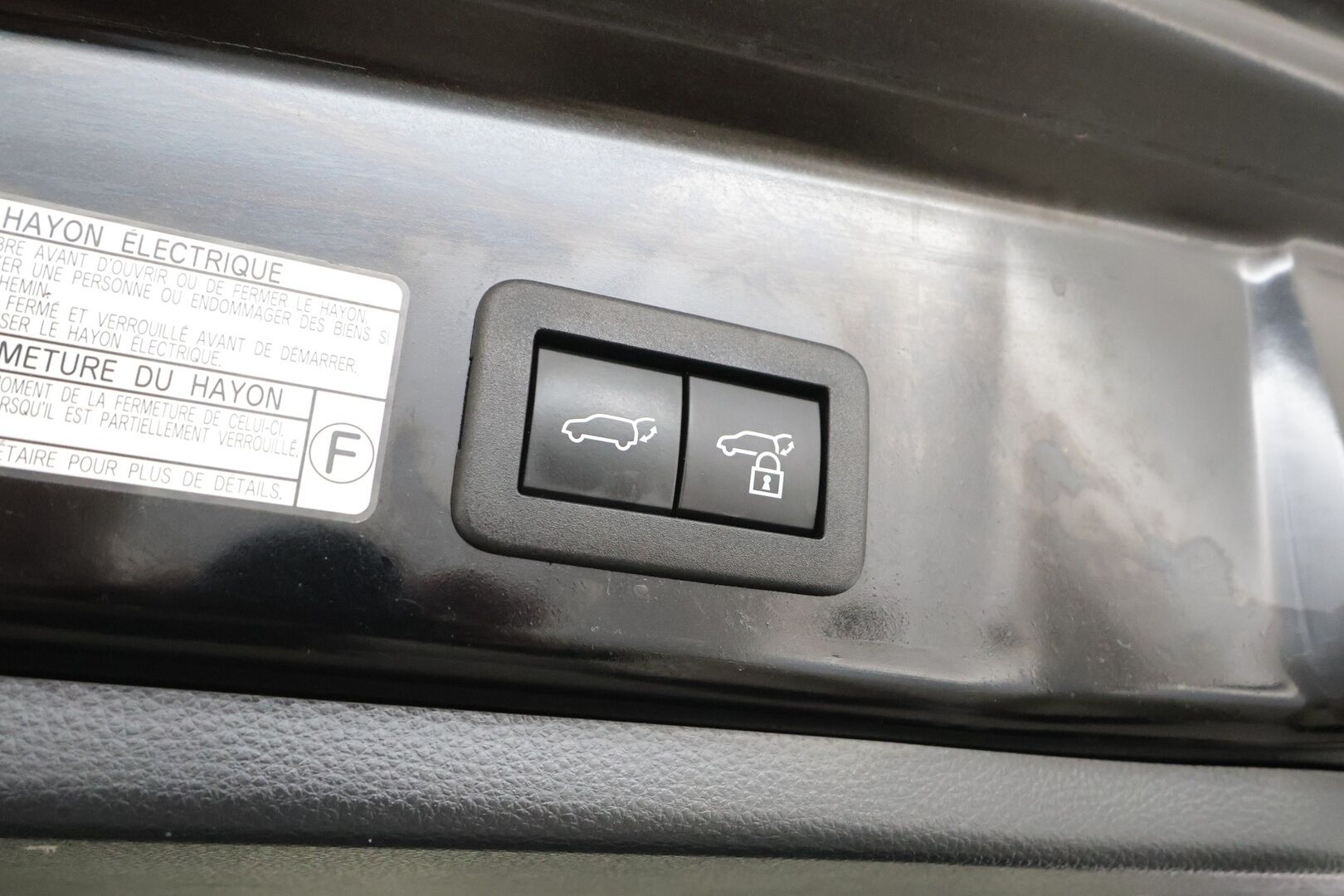 TOYOTA COROLLA CROSS 2023 2.0 Hybrid AWD-i Premium - | ACC | JBL | P.Kamera | Sähköpenkki | Digimittari | Ratinlämmitin | Keylessgo | Nahat | LED | Ratinlämmitin |