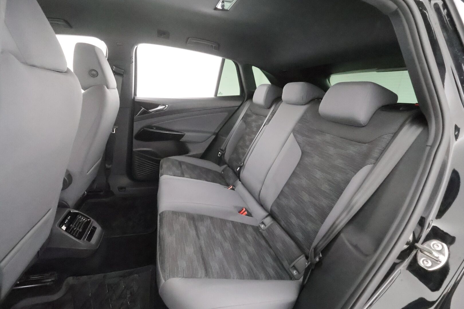 VOLKSWAGEN ID.4 2023 Pro Performance 150kW - | ACC | ILP | 360° | Koukku | Sähkökontti | Travel assist | Lämm. tuulilasi  | Kahdet renkaat aluvantein | Merkkihuollot |