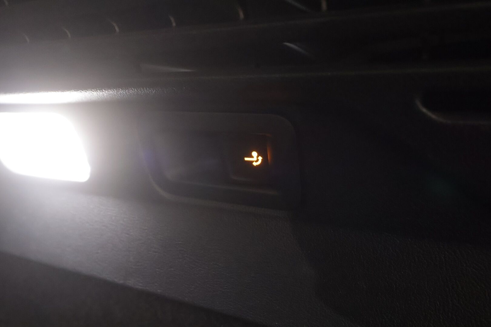 VOLKSWAGEN ID.4 2023 Pro Performance 150kW - | ACC | ILP | 360° | Koukku | Sähkökontti | Travel assist | Lämm. tuulilasi  | Kahdet renkaat aluvantein | Merkkihuollot |