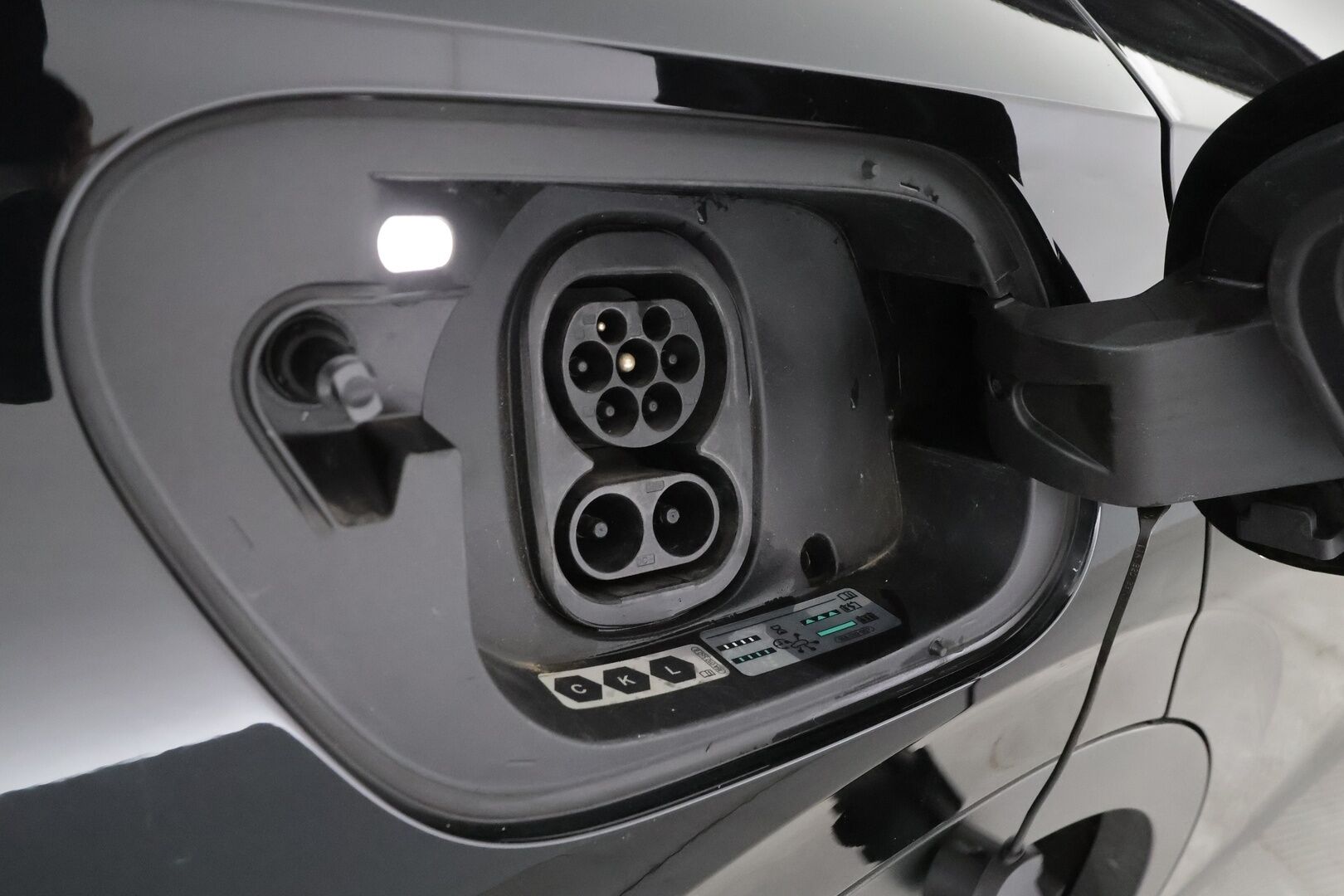 VOLKSWAGEN ID.4 2023 Pro Performance 150kW - | ACC | ILP | 360° | Koukku | Sähkökontti | Travel assist | Lämm. tuulilasi  | Kahdet renkaat aluvantein | Merkkihuollot |