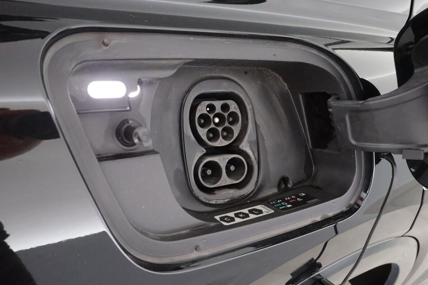AUDI Q4 E-TRON 2024 82kWh 50 e-tron Quattro - ACC | SONOS | ILP | Koukku | Matrix | Nahat | Sähköpenkki | P.kamera