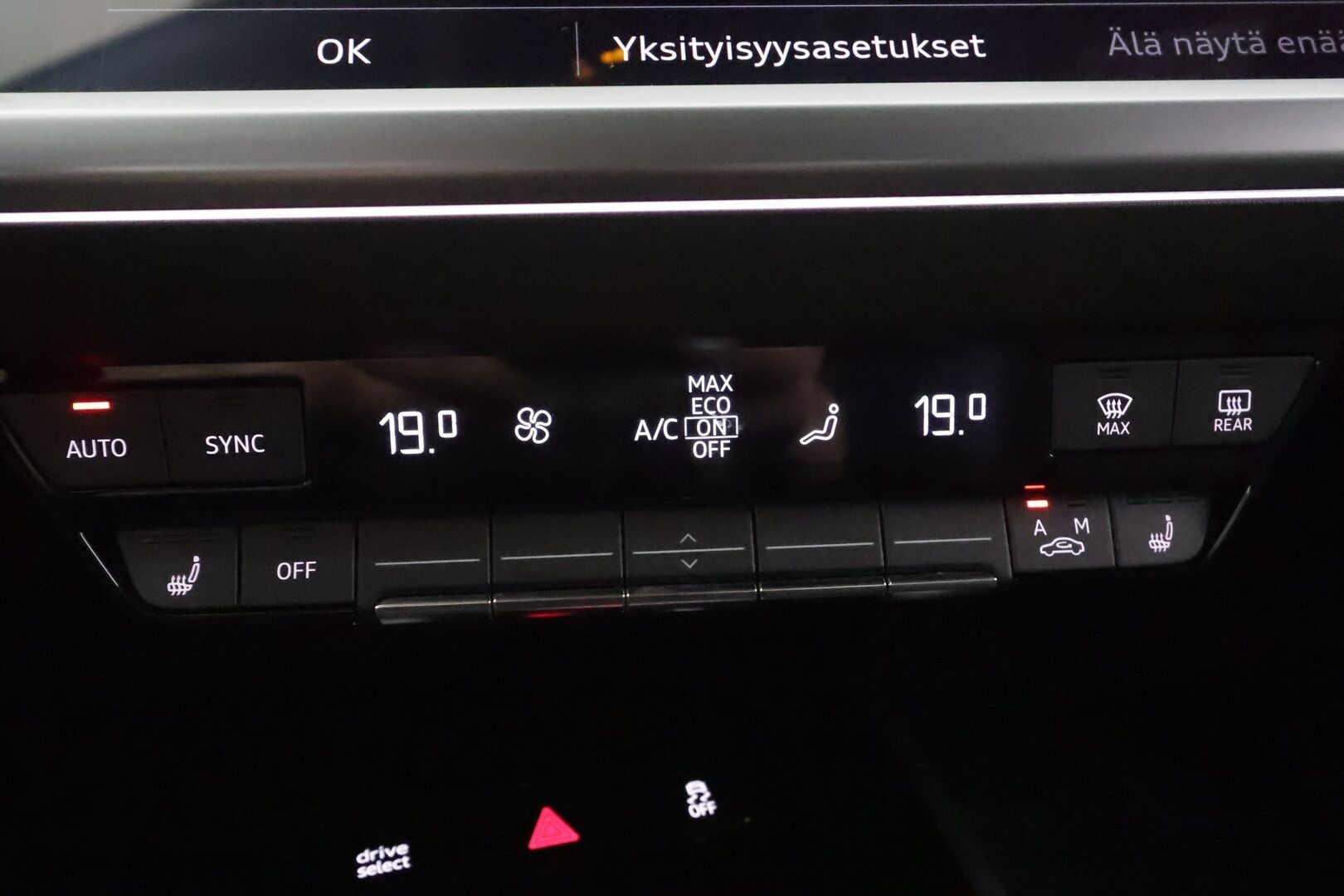 AUDI Q4 E-TRON 2024 82kWh 50 e-tron Quattro - ACC | SONOS | ILP | Koukku | Matrix | Nahat | Sähköpenkki | P.kamera