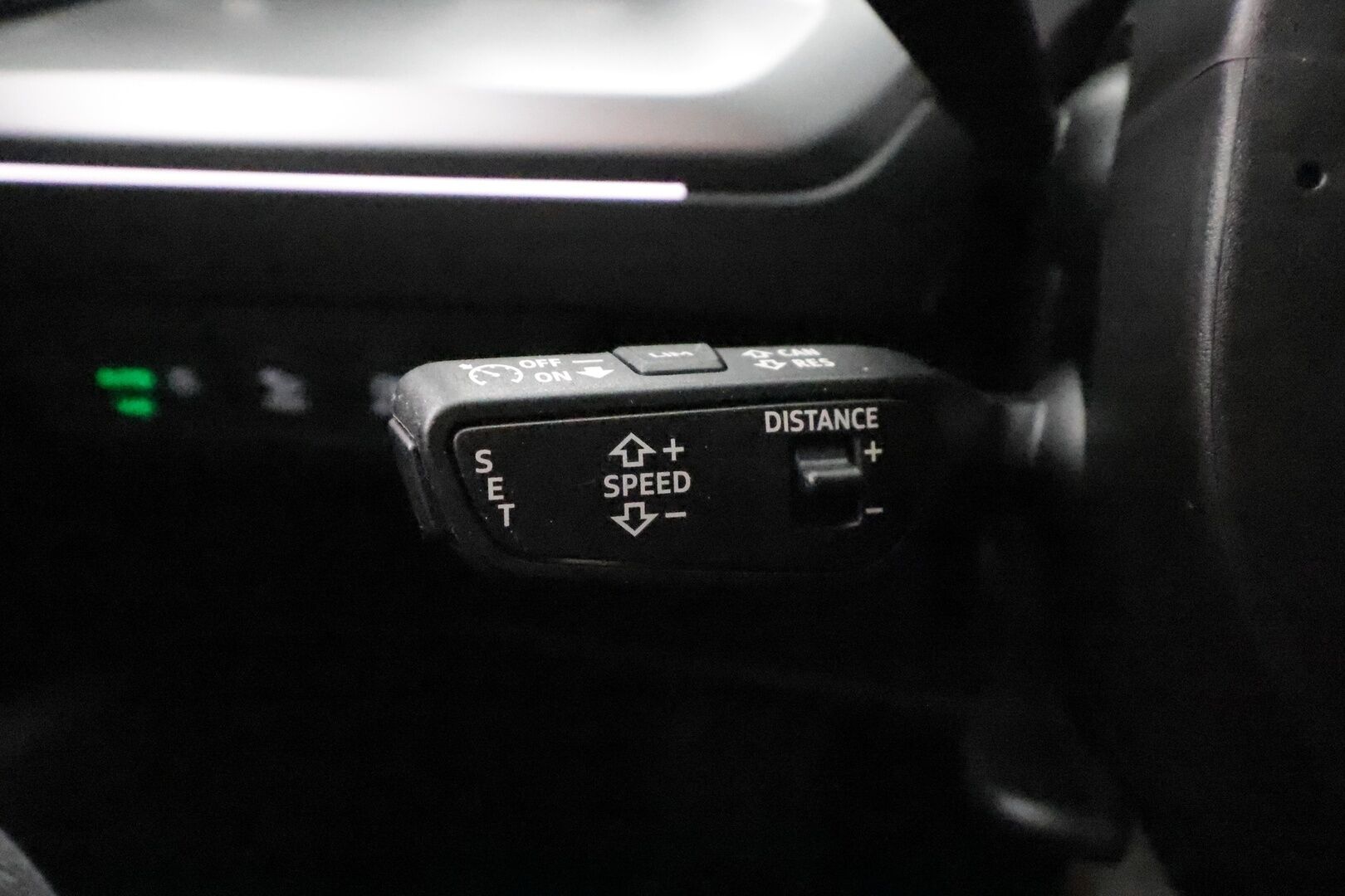 AUDI Q4 E-TRON 2024 82kWh 50 e-tron Quattro - ACC | SONOS | ILP | Koukku | Matrix | Nahat | Sähköpenkki | P.kamera