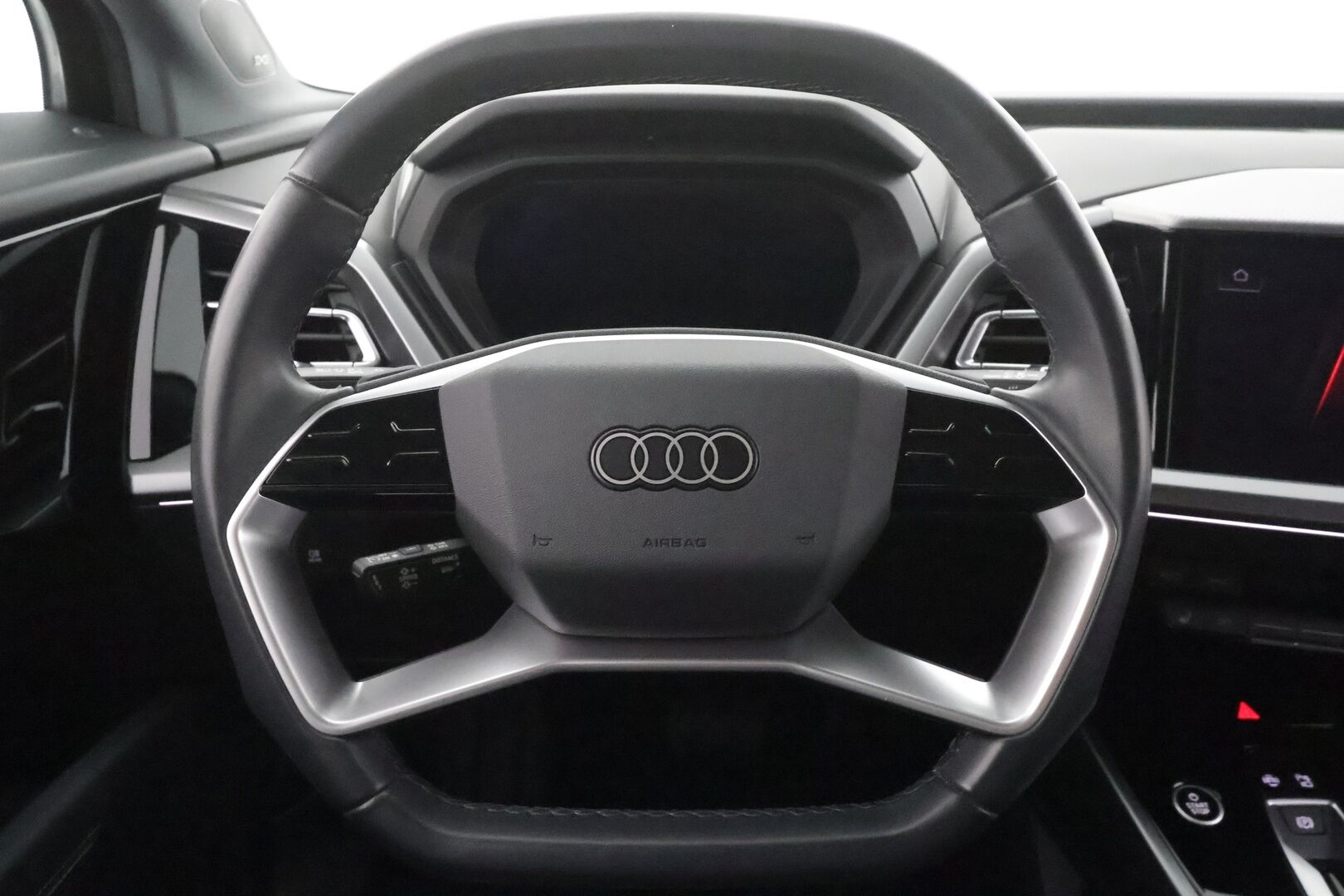 AUDI Q4 E-TRON 2024 82kWh 50 e-tron Quattro - ACC | SONOS | ILP | Koukku | Matrix | Nahat | Sähköpenkki | P.kamera