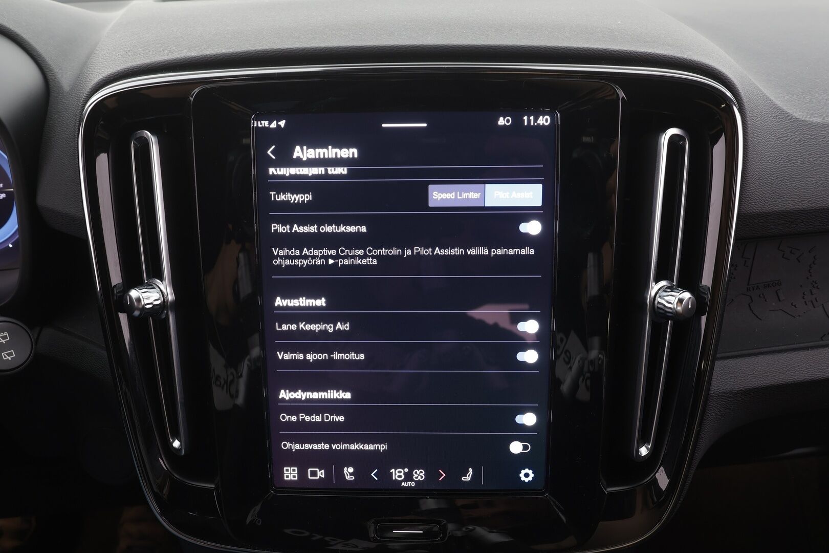 Volvo XC40 2023 Recharge Single Plus aut - ILP | ACC | LED | Kamera | Muistipenkki | Navi | SOH 96.6% | Kahdet renkaat aluvanteilla | Merkkihuollettu