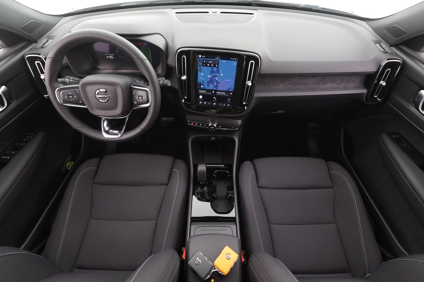 Volvo XC40 2023 Recharge Single Plus aut - | ACC | ILP | P.Kamera | Sporttipenkit | BLIS | Navi | LED | Ratinlämmitin | Koti & Kauppalaturi | Merkkihuollettu