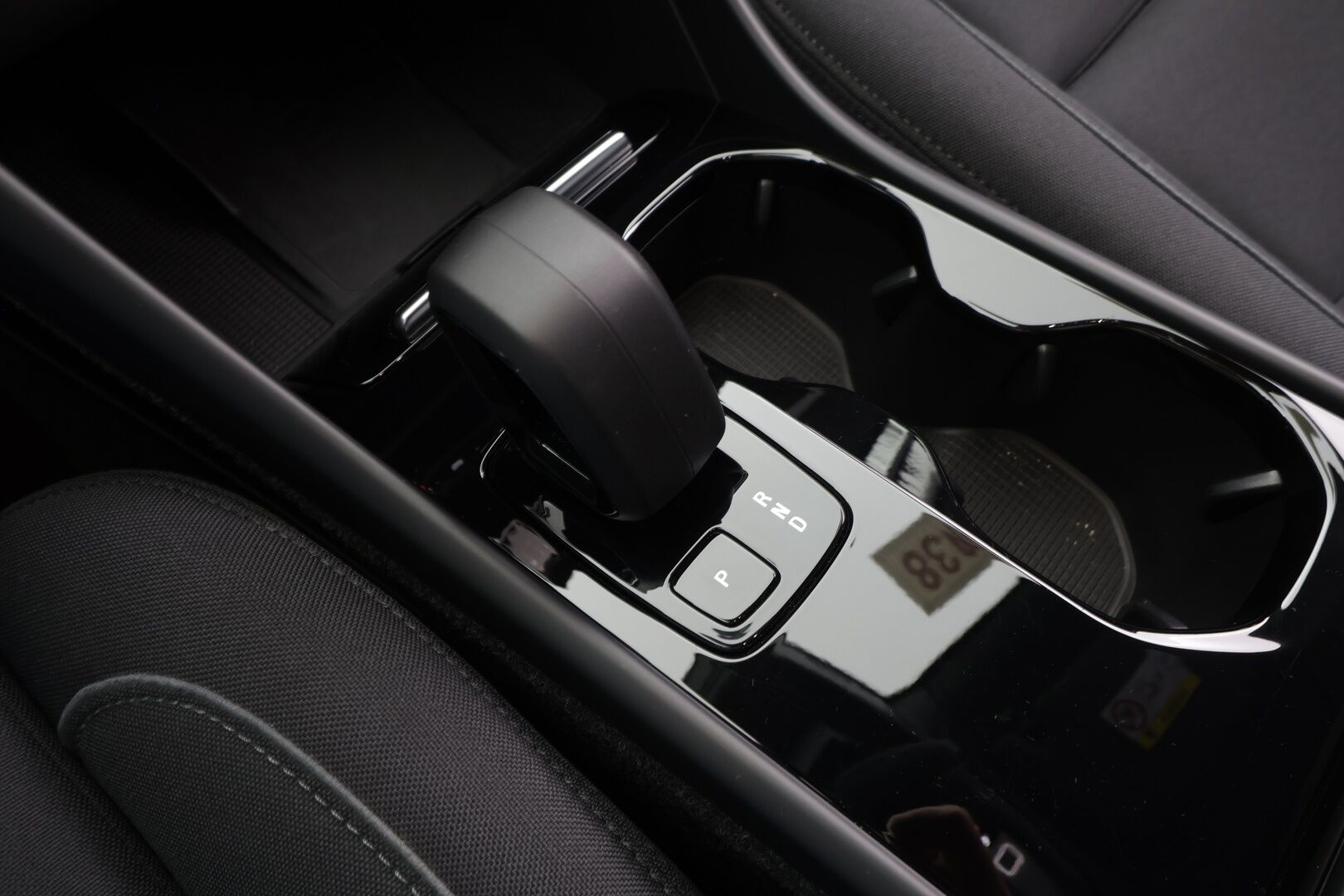 Volvo XC40 2023 Recharge Single Plus aut - | ACC | ILP | P.Kamera | Sporttipenkit | BLIS | Navi | LED | Ratinlämmitin | Koti & Kauppalaturi | Merkkihuollettu