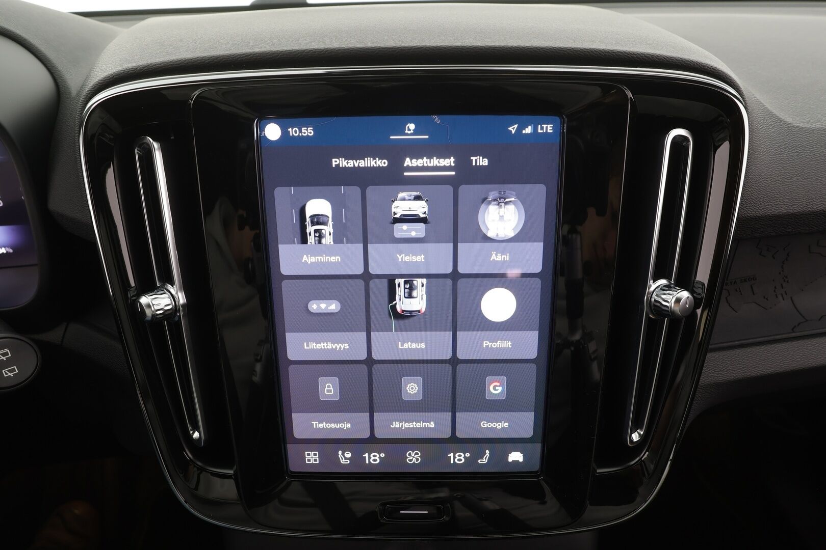 Volvo XC40 2023 Recharge Single Plus aut - | ACC | ILP | P.Kamera | Sporttipenkit | BLIS | Navi | LED | Ratinlämmitin | Koti & Kauppalaturi | Merkkihuollettu