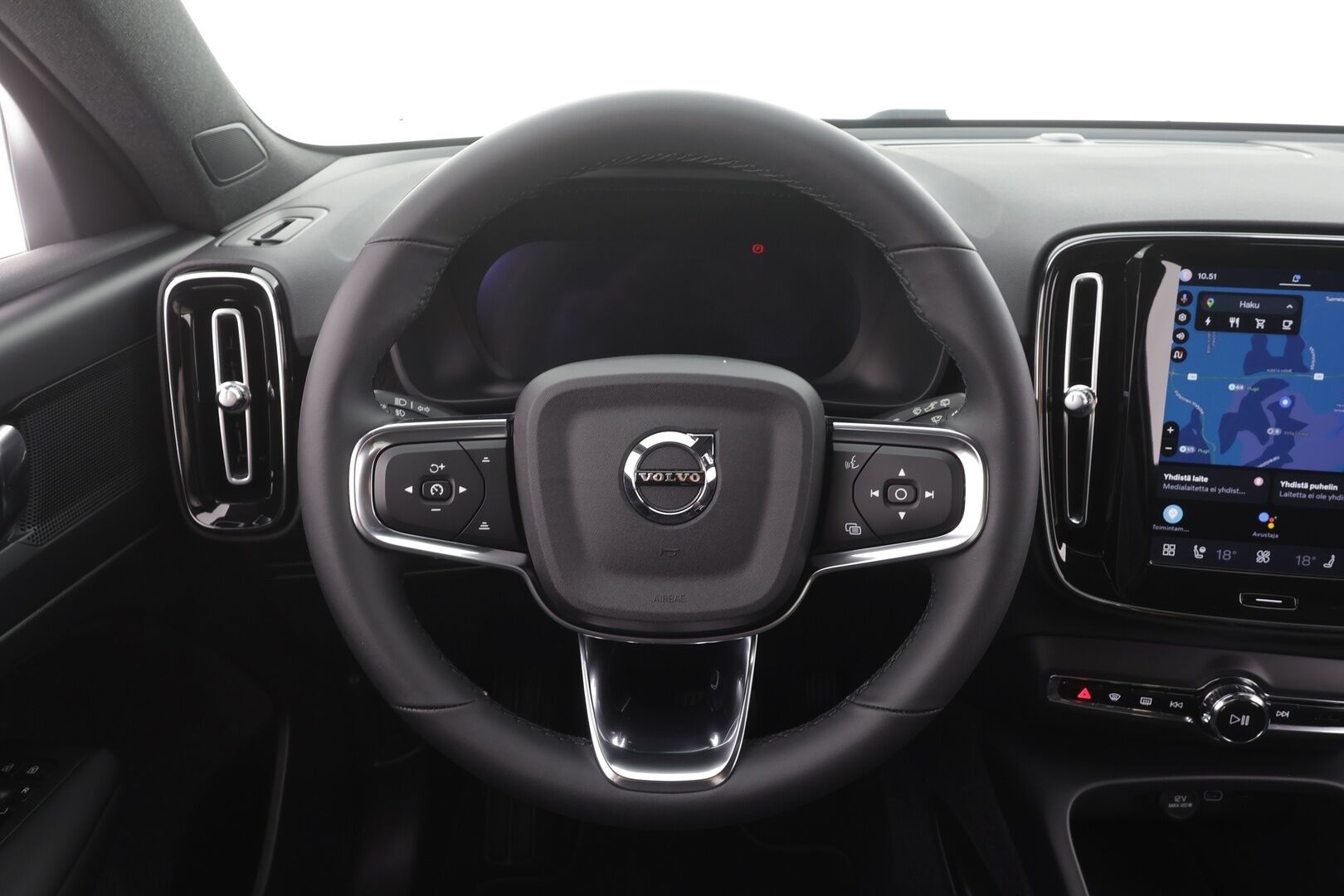 Volvo XC40 2023 Recharge Single Plus aut - | ACC | ILP | P.Kamera | Sporttipenkit | BLIS | Navi | LED | Ratinlämmitin | Koti & Kauppalaturi | Merkkihuollettu