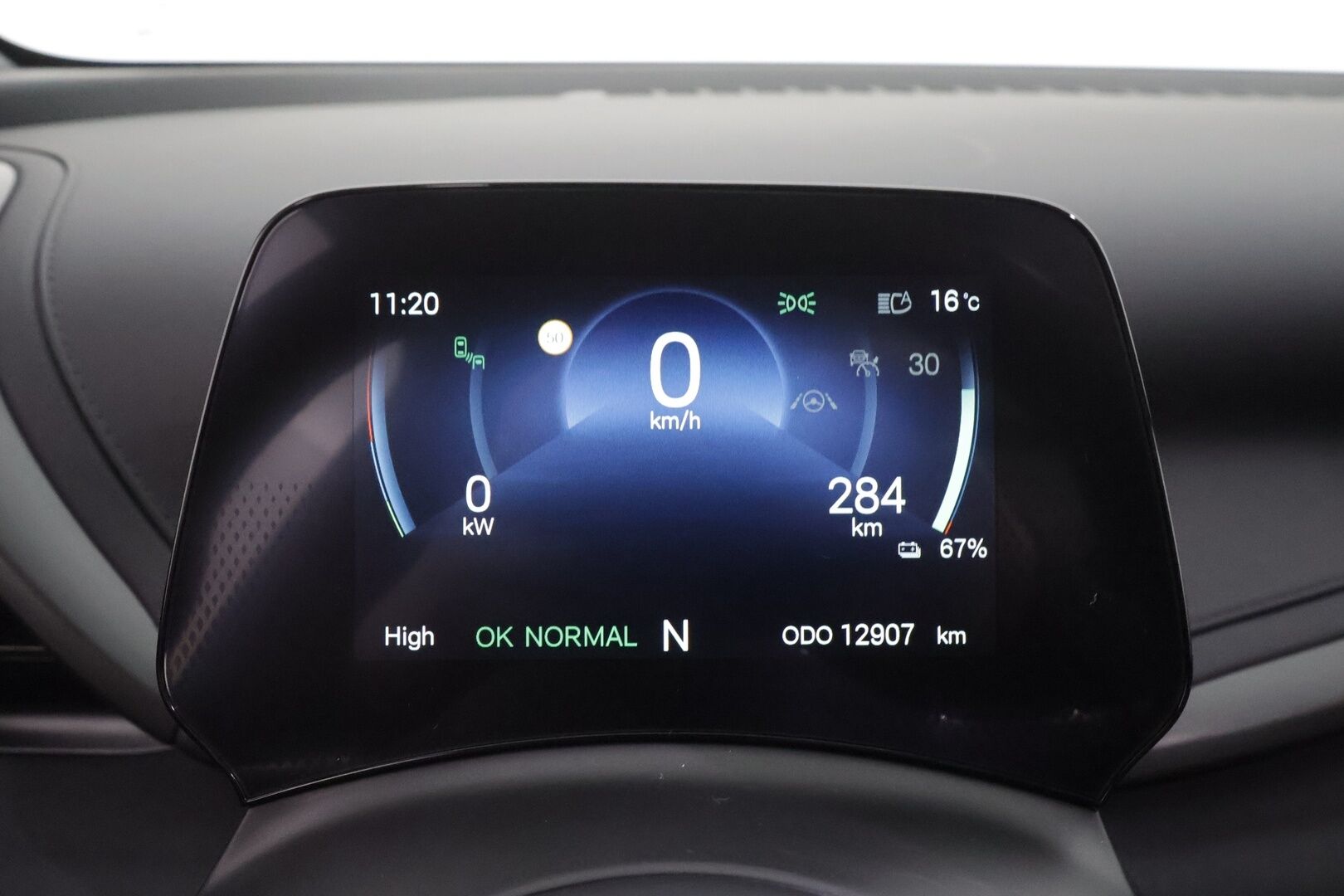 BYD ATTO 3 2025 Comfort - | ACC | ILP | Panorama | Katvevaroitin | 360° | Sähköpenkit | Navi | LED | Ratinlämmitin | Keyless | Nahat | 
