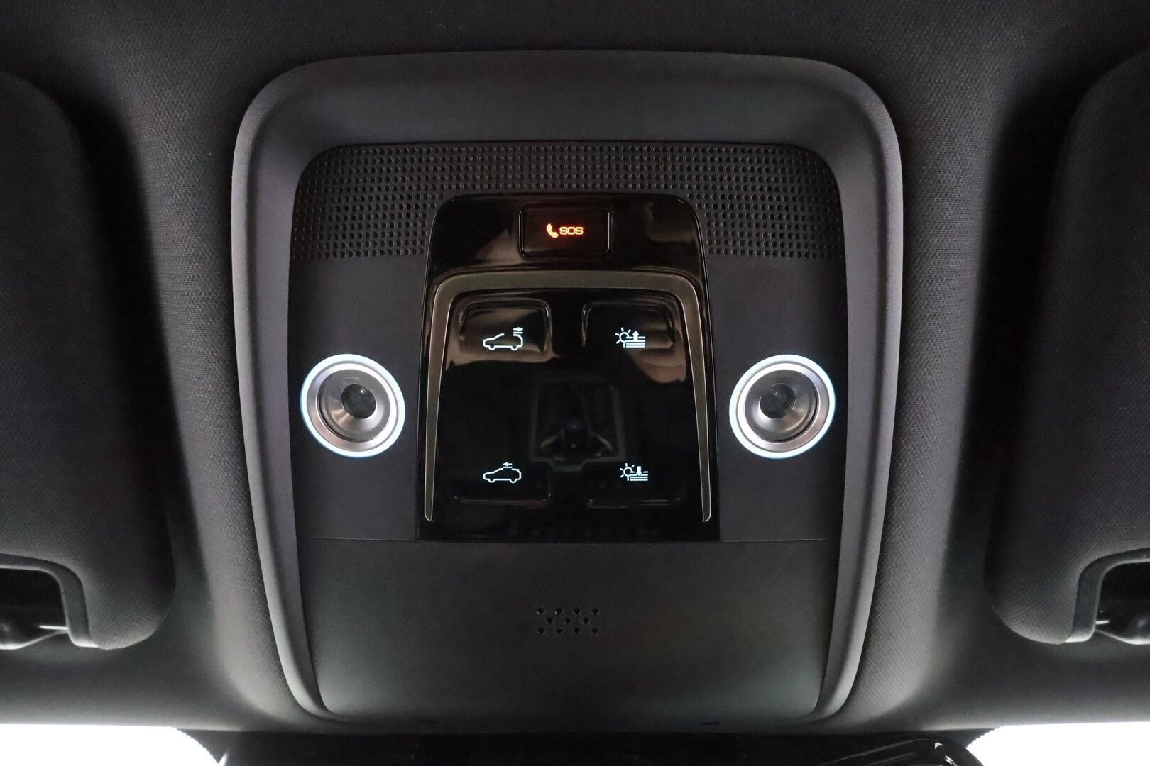 BYD ATTO 3 2025 Comfort - | ACC | ILP | Panorama | Katvevaroitin | 360° | Sähköpenkit | Navi | LED | Ratinlämmitin | Keyless | Nahat | 