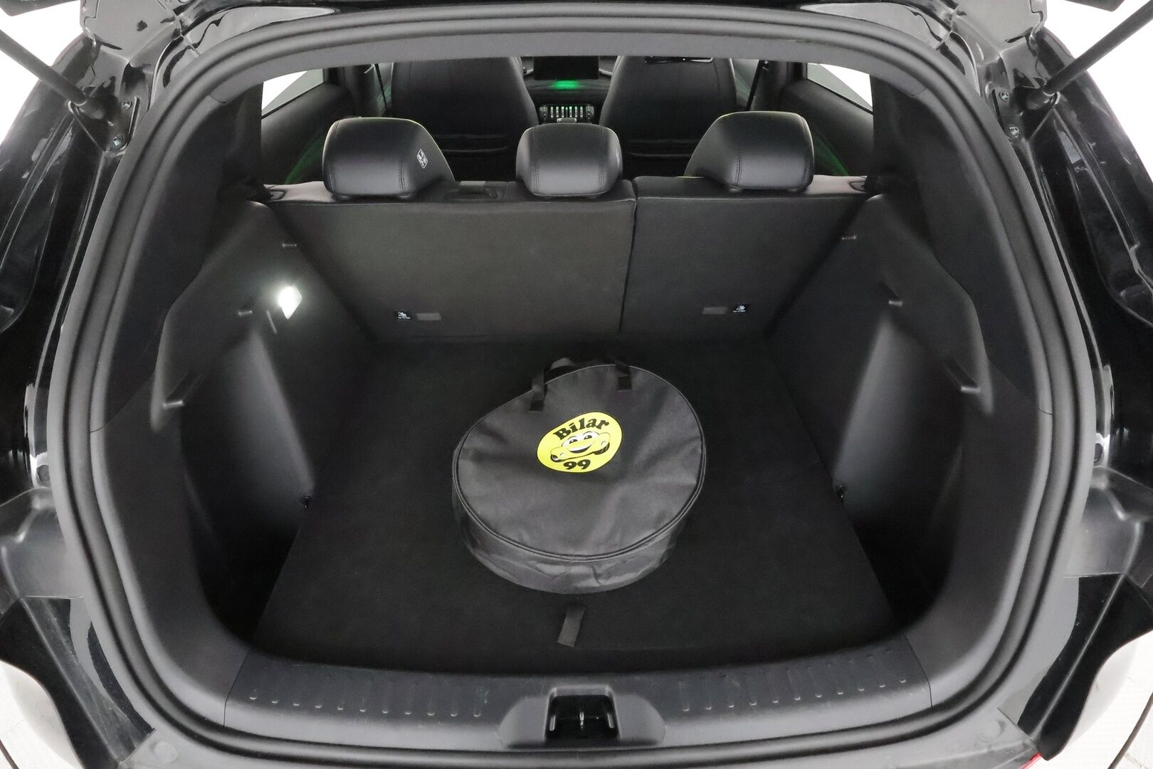 BYD ATTO 3 2025 Comfort - | ACC | ILP | Panorama | Katvevaroitin | 360° | Sähköpenkit | Navi | LED | Ratinlämmitin | Keyless | Nahat | 